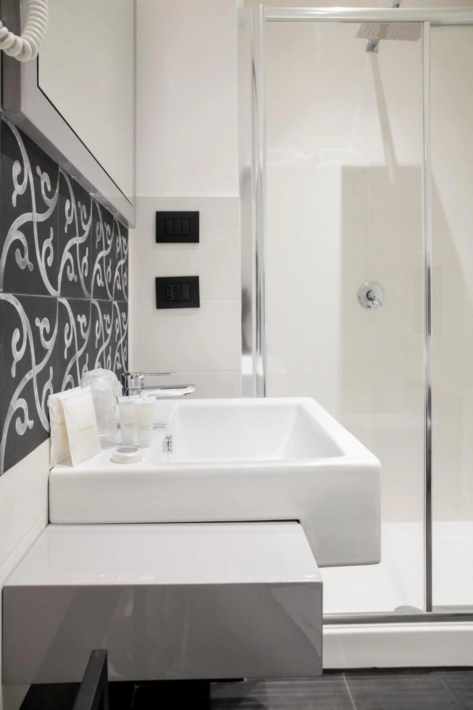 Shower in Nostos rooms & Apartments