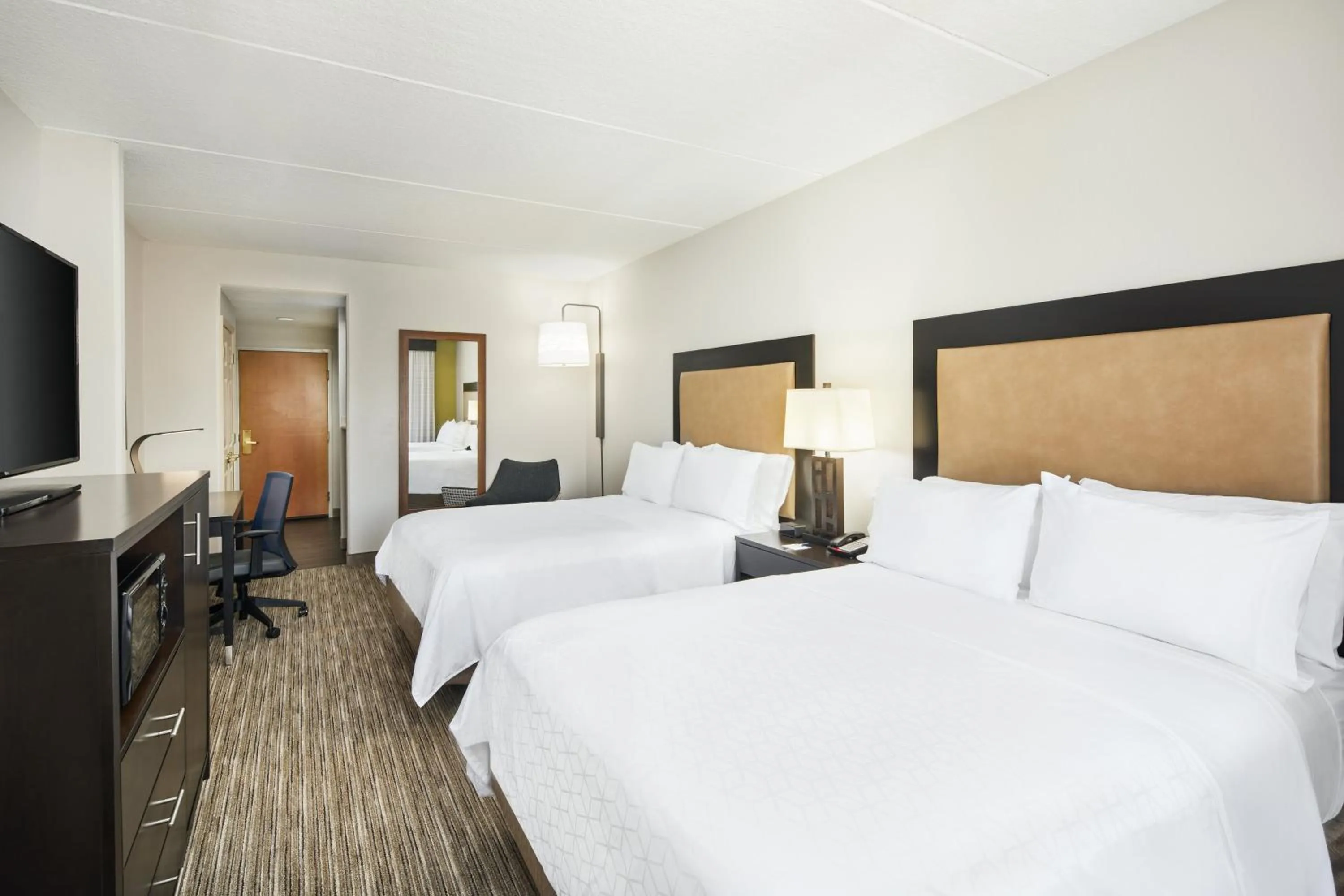 Photo of the whole room, Bed in Holiday Inn Express & Suites Jacksonville South East - Medical Center Area by IHG
