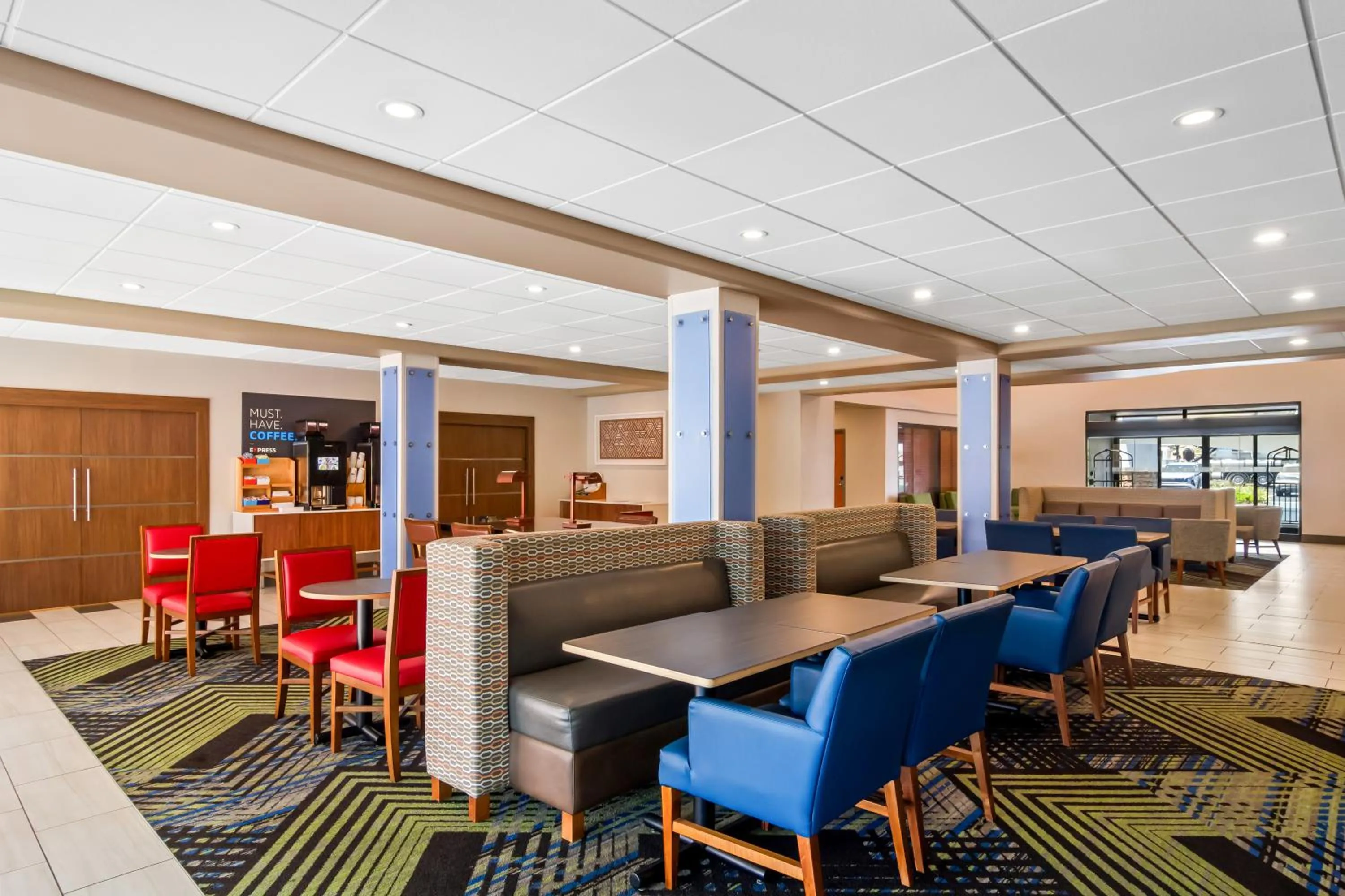 Seating area in Holiday Inn Express & Suites Jacksonville South East - Medical Center Area by IHG