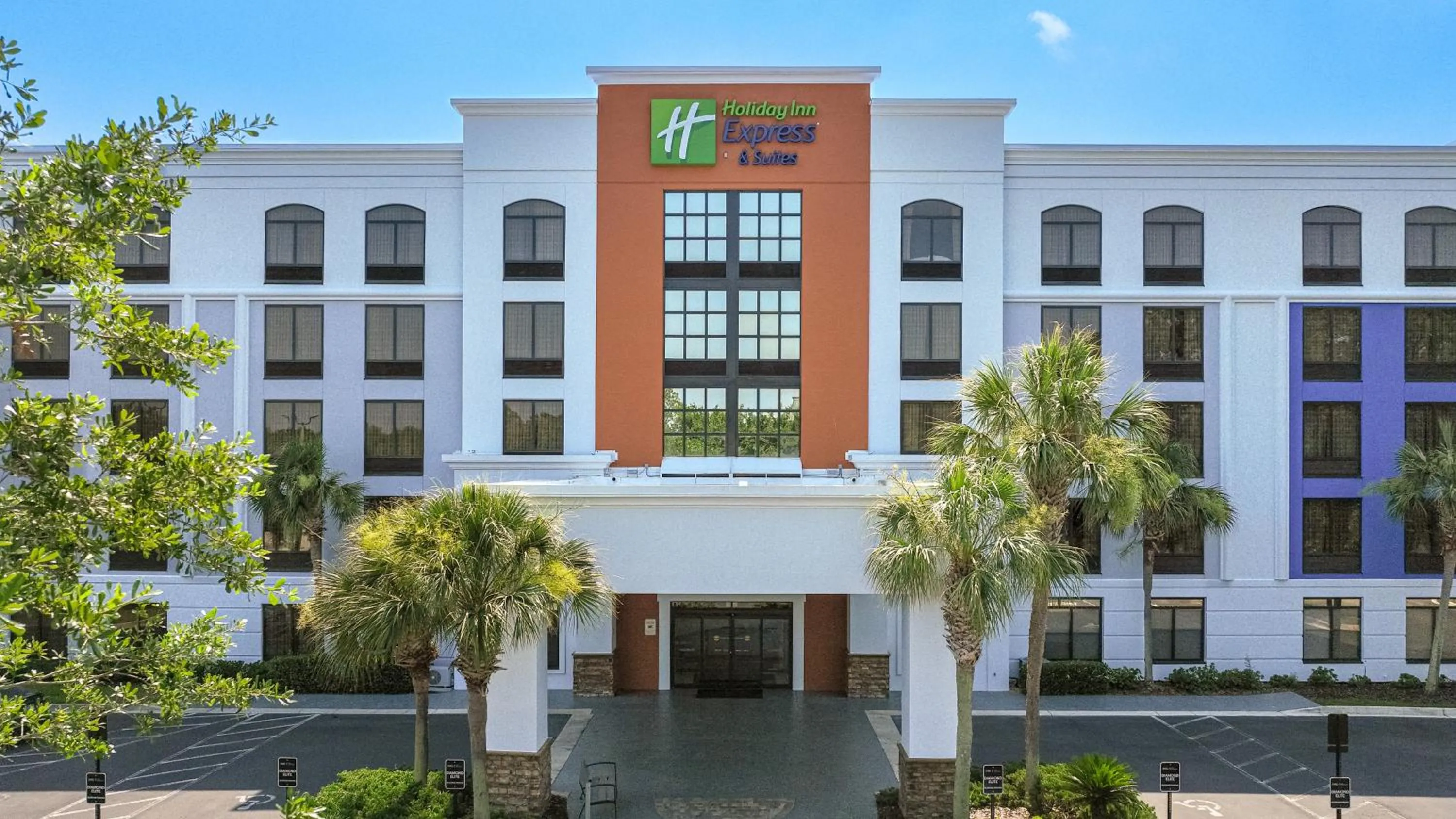 Property building in Holiday Inn Express & Suites Jacksonville South East - Medical Center Area by IHG