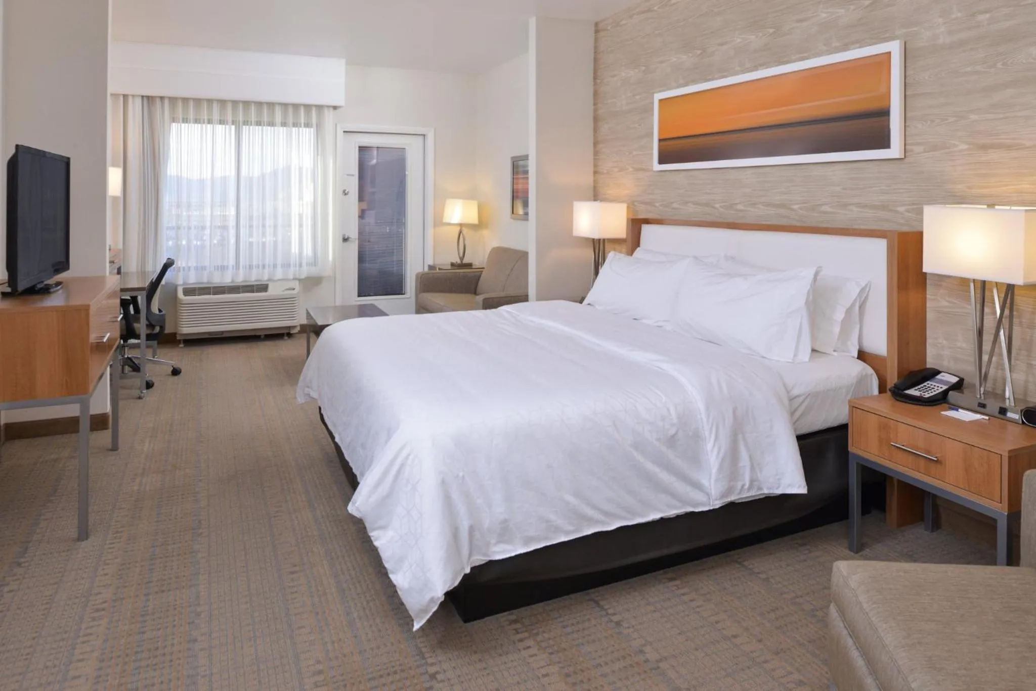 Photo of the whole room, Bed in Holiday Inn Express Pocatello by IHG