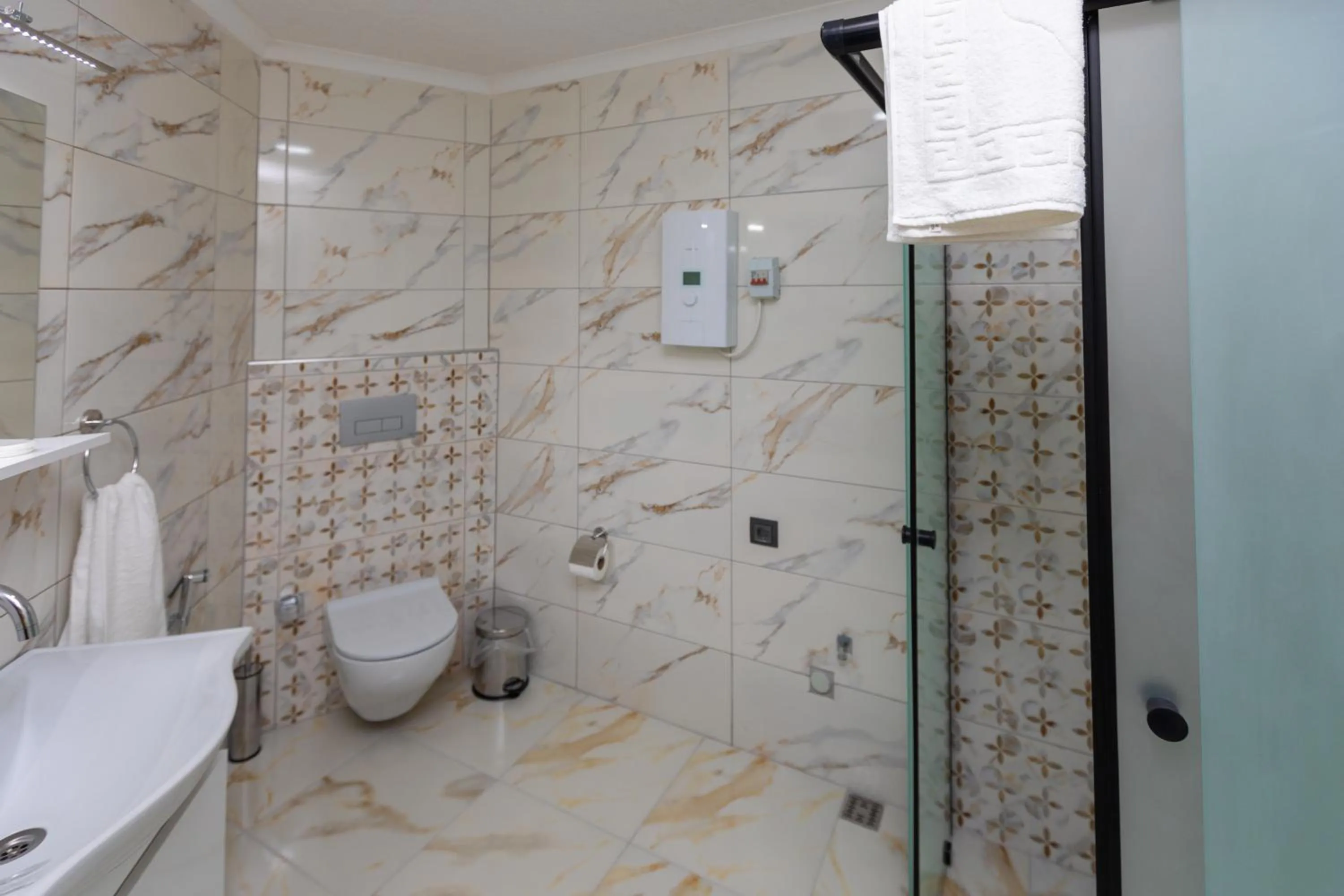 Shower in Moonlight Suite