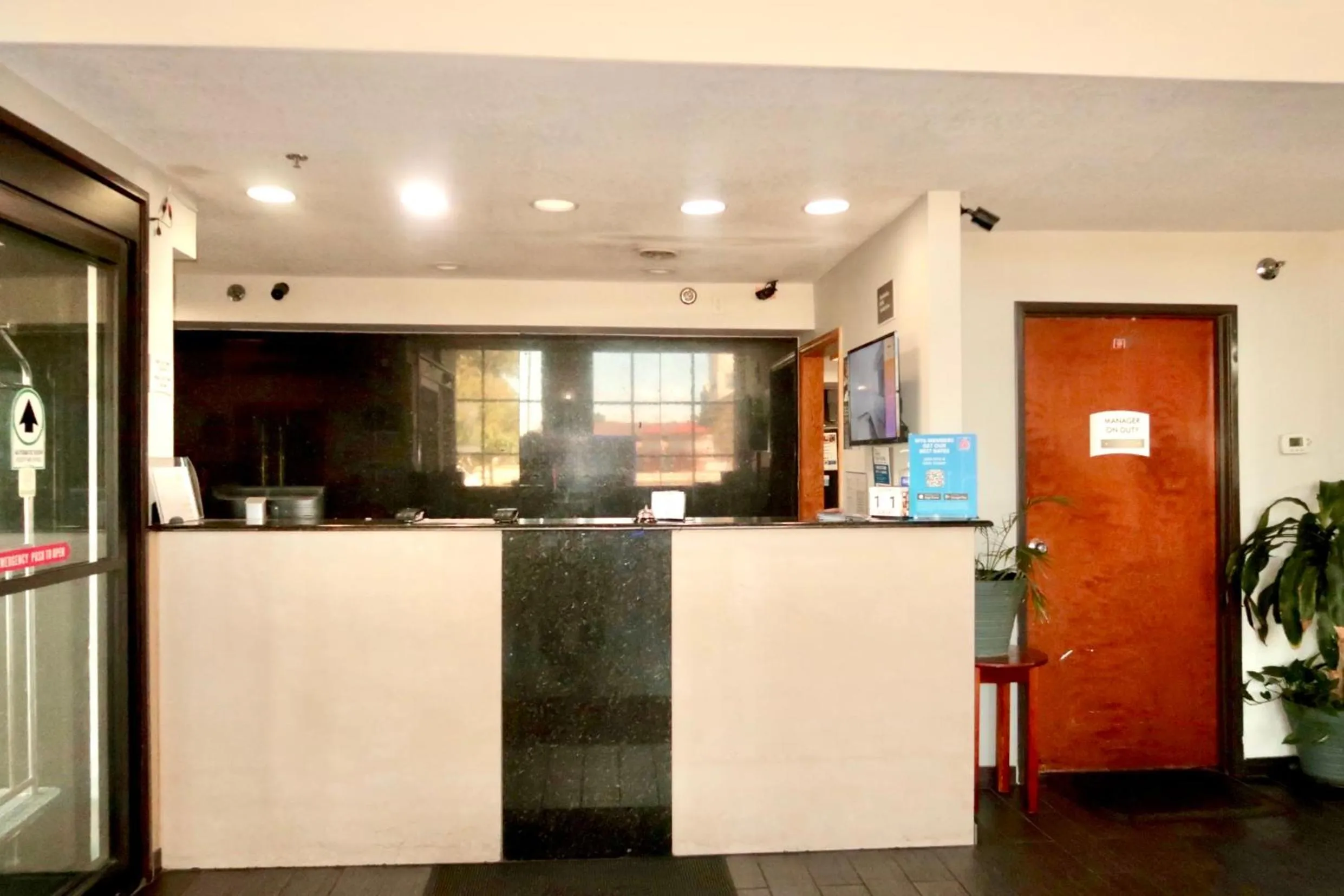 Lobby or reception in Studio 6 Elkhart, IN- Kitchenette Rooms