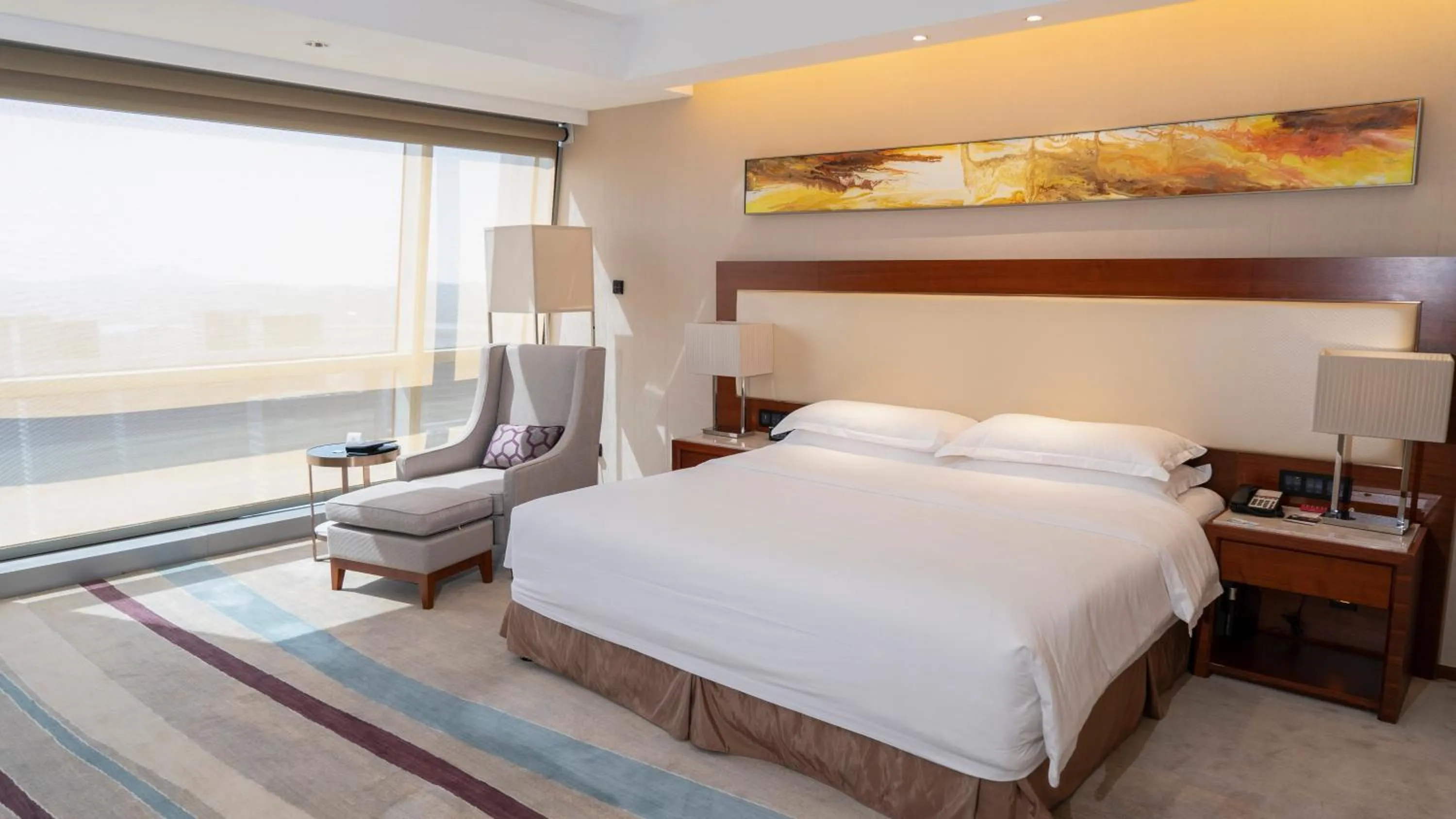 Photo of the whole room, Bed in Crowne Plaza Wuxi Taihu by IHG