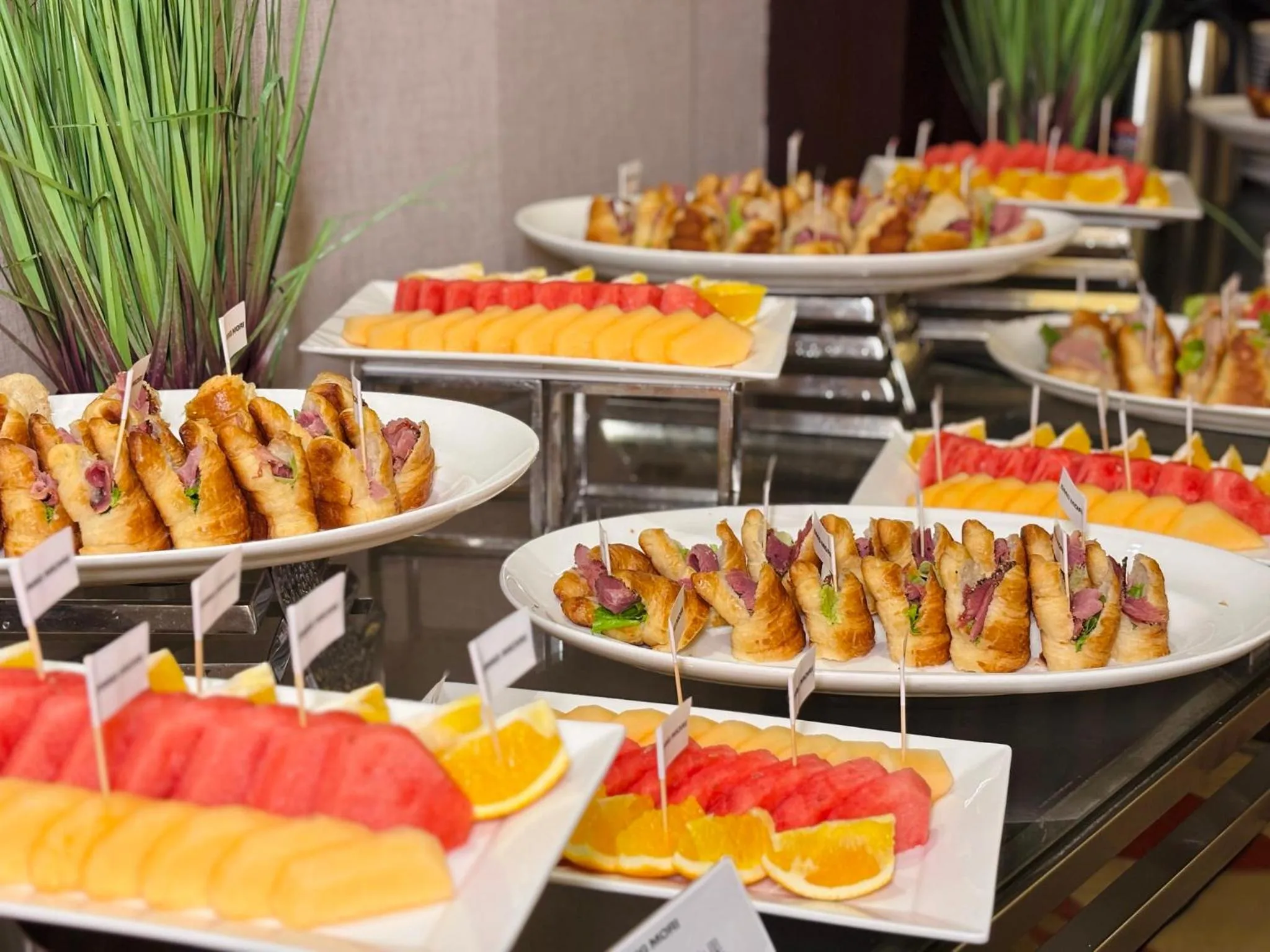 Meeting/conference room in Crowne Plaza Wuxi Taihu by IHG