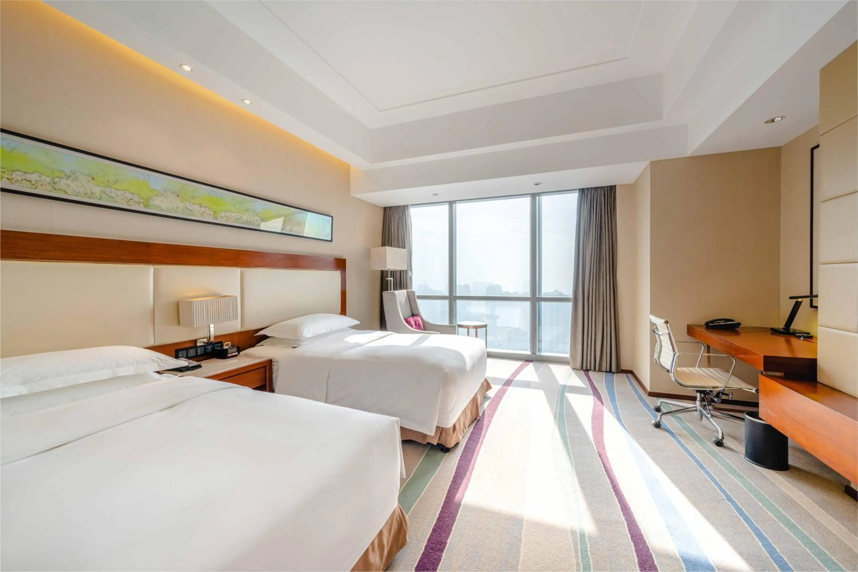 Bed in Crowne Plaza Wuxi Taihu by IHG