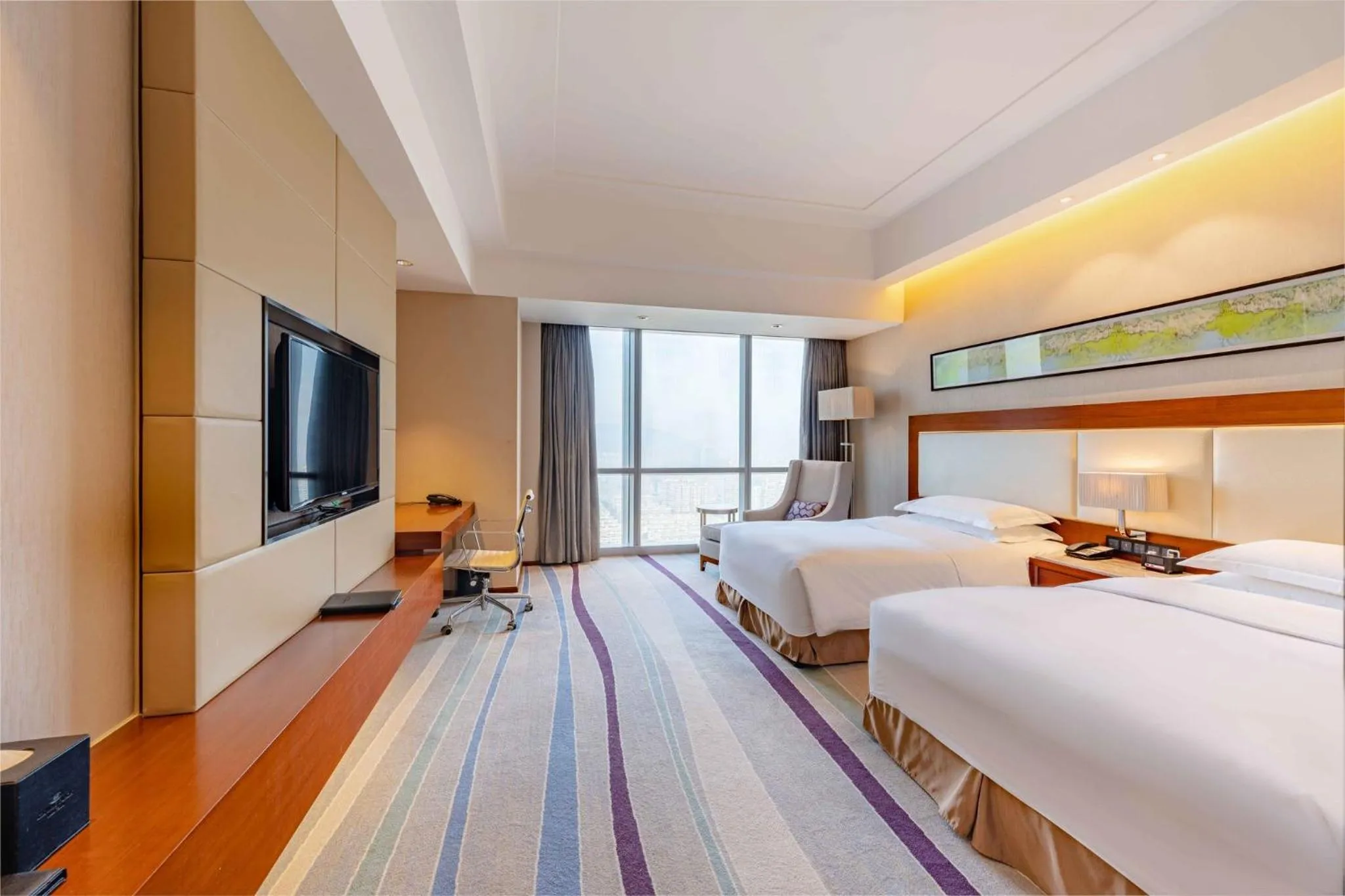 Photo of the whole room, Bed in Crowne Plaza Wuxi Taihu by IHG