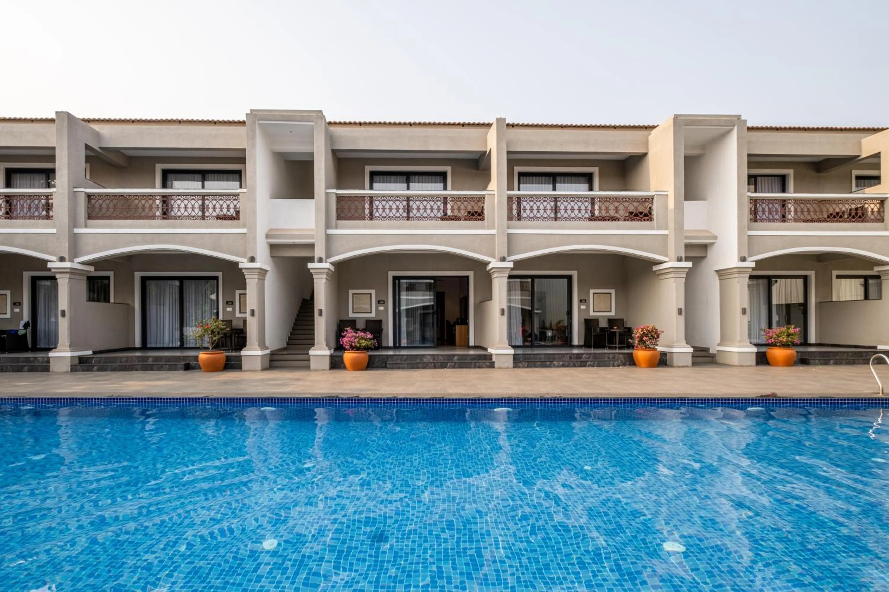 Swimming pool in Chalston Beach Resort