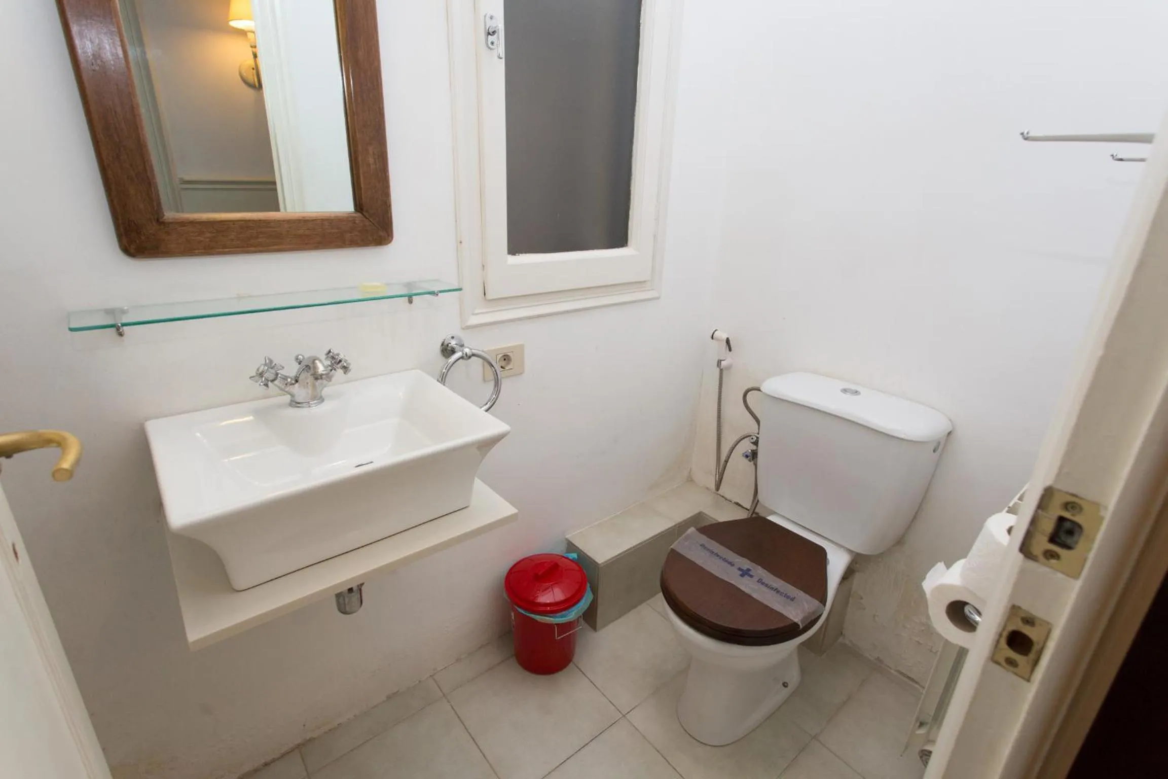 Toilet in Letsgo Camp Nou Apartment
