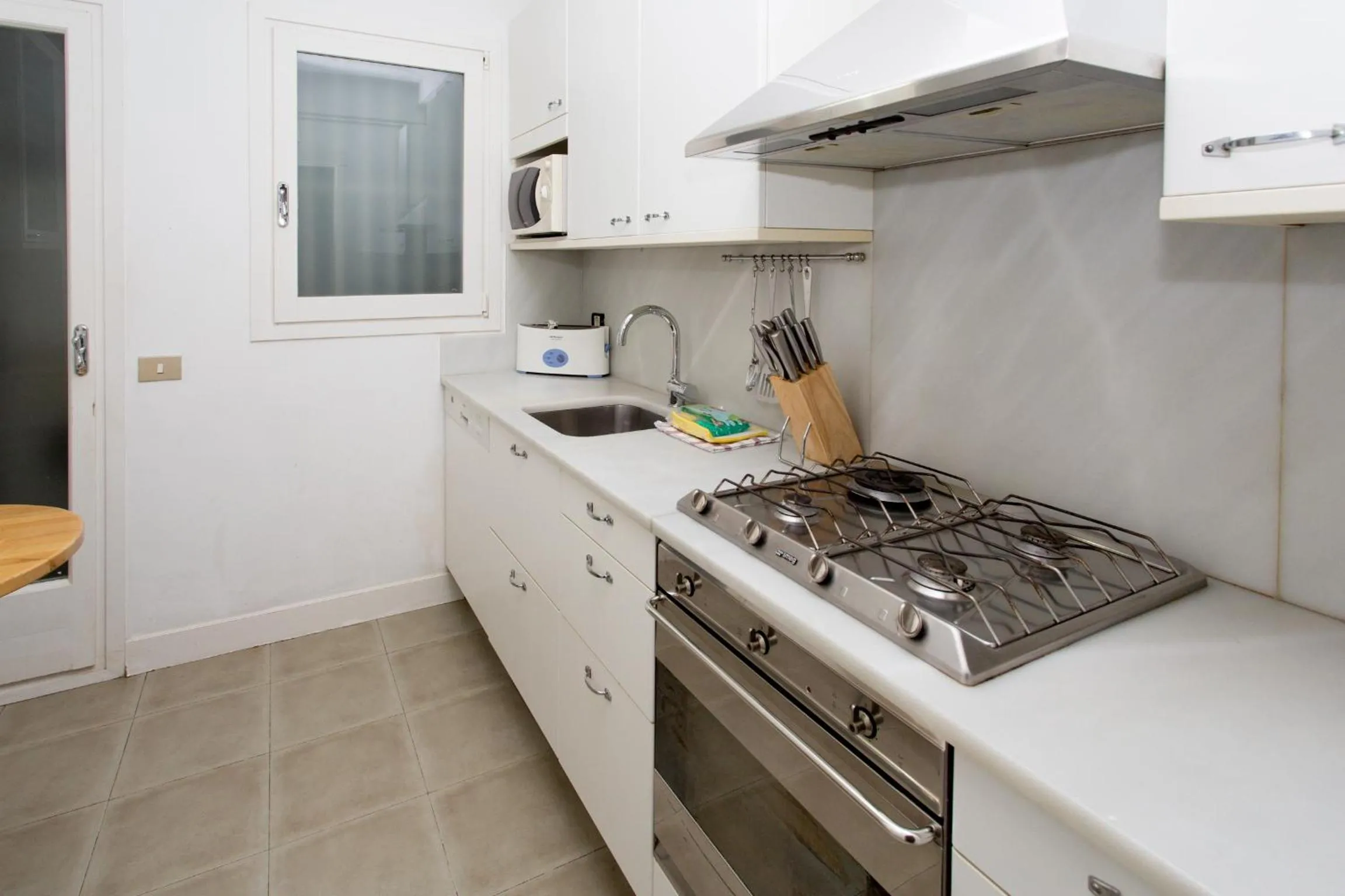 Kitchen or kitchenette in Letsgo Camp Nou Apartment