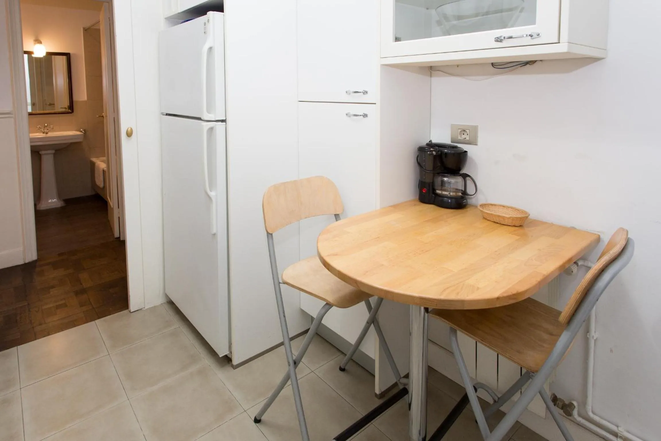 Coffee/tea facilities in Letsgo Camp Nou Apartment