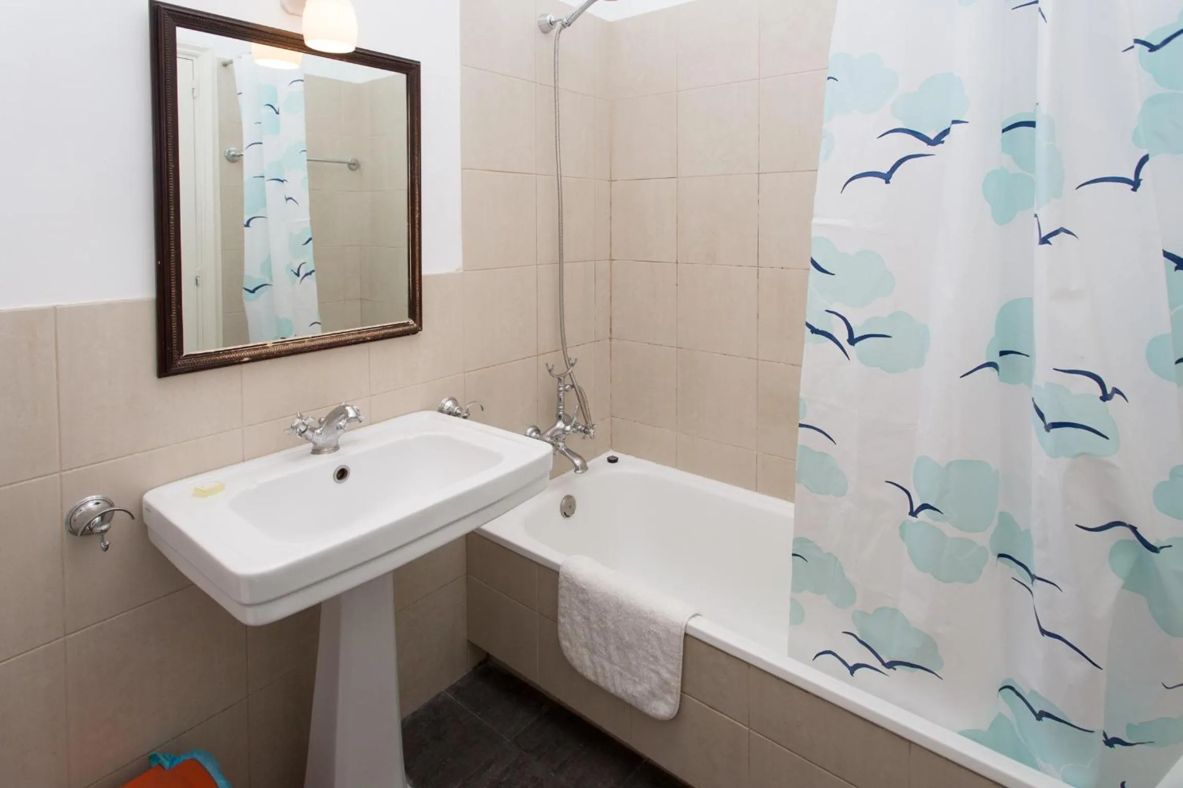 Bathroom in Letsgo Camp Nou Apartment