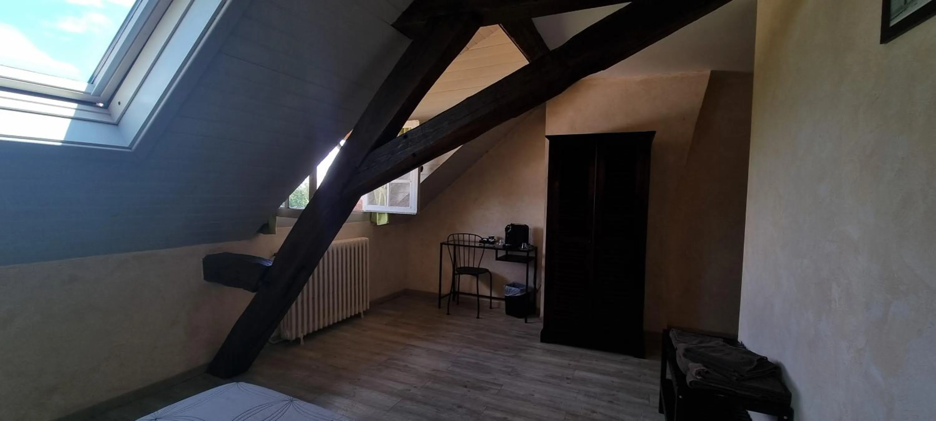 hair dresser in Domaine de la Courbe Hôtel & Spa