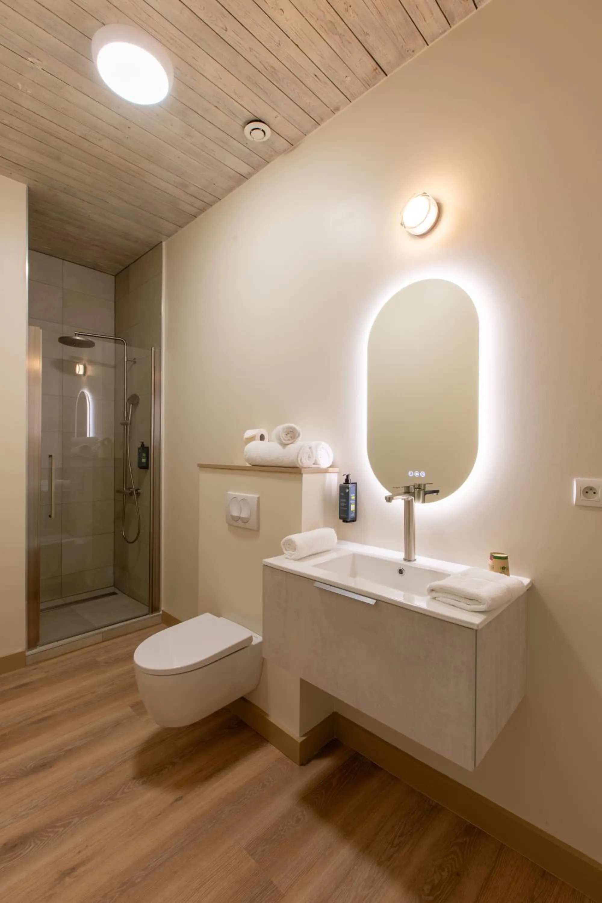 Bathroom in Domaine de la Courbe Hôtel & Spa