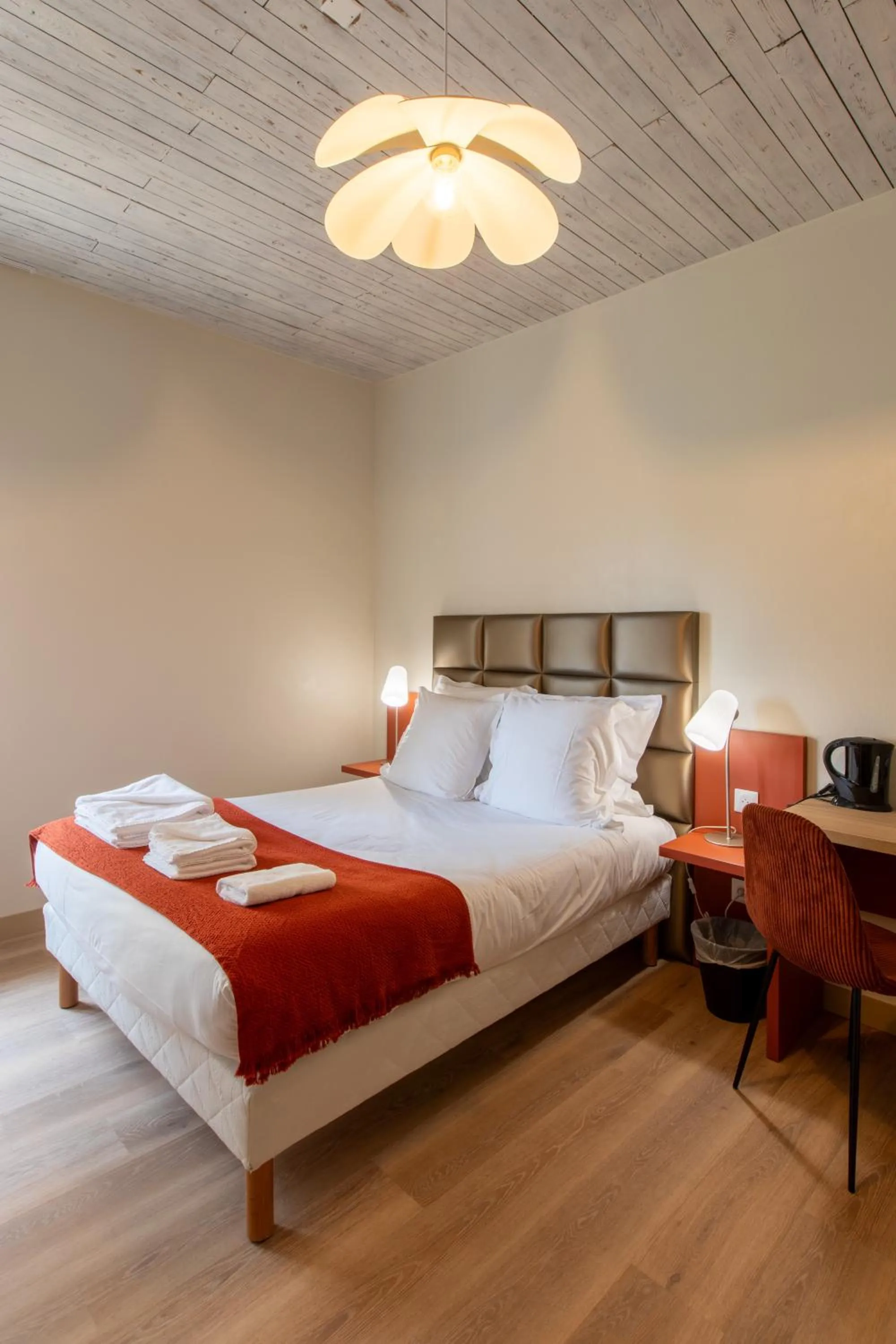 Bed in Domaine de la Courbe Hôtel & Spa