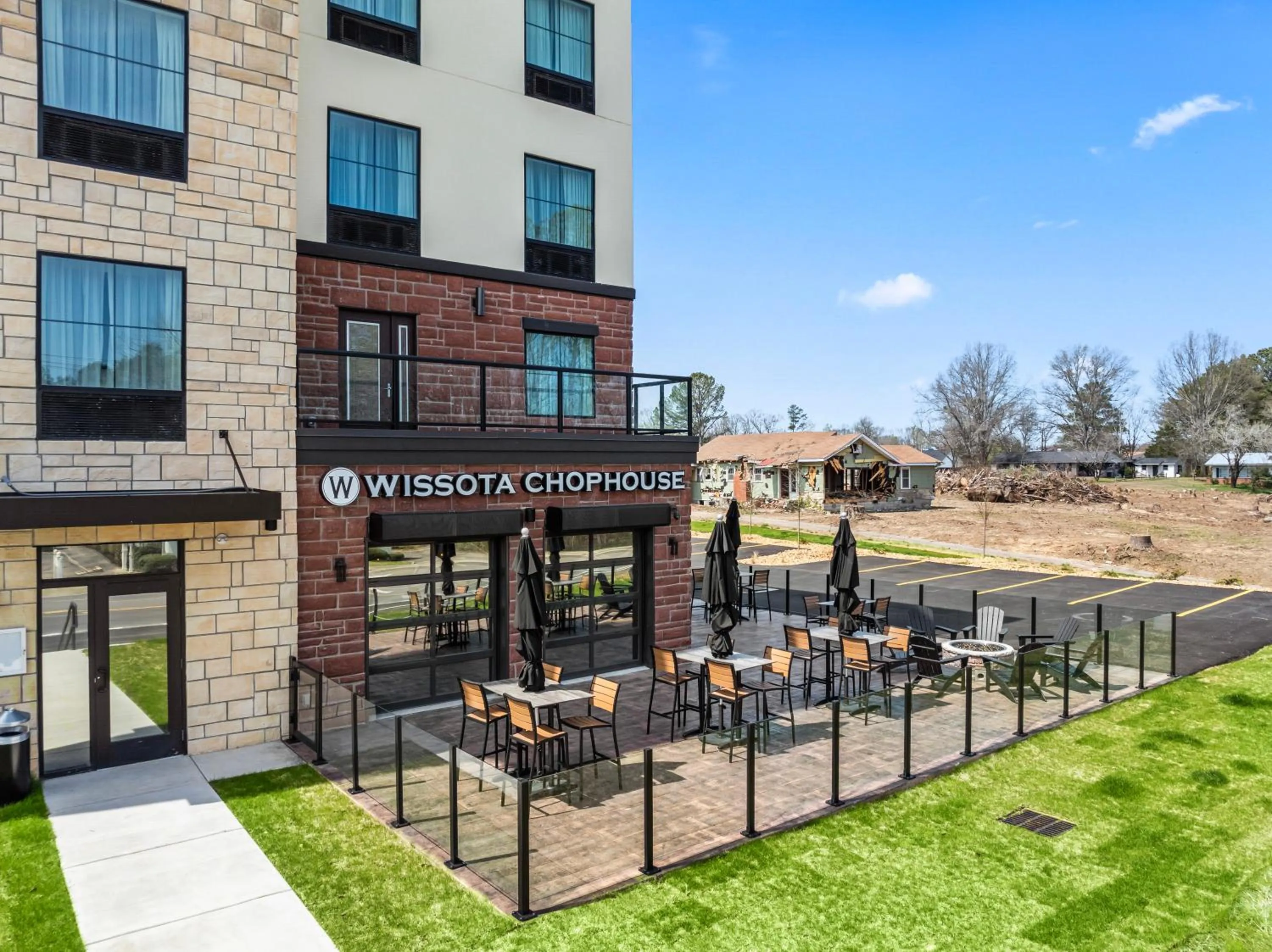 Patio in Cobblestone Hotel & Suites - Cullman
