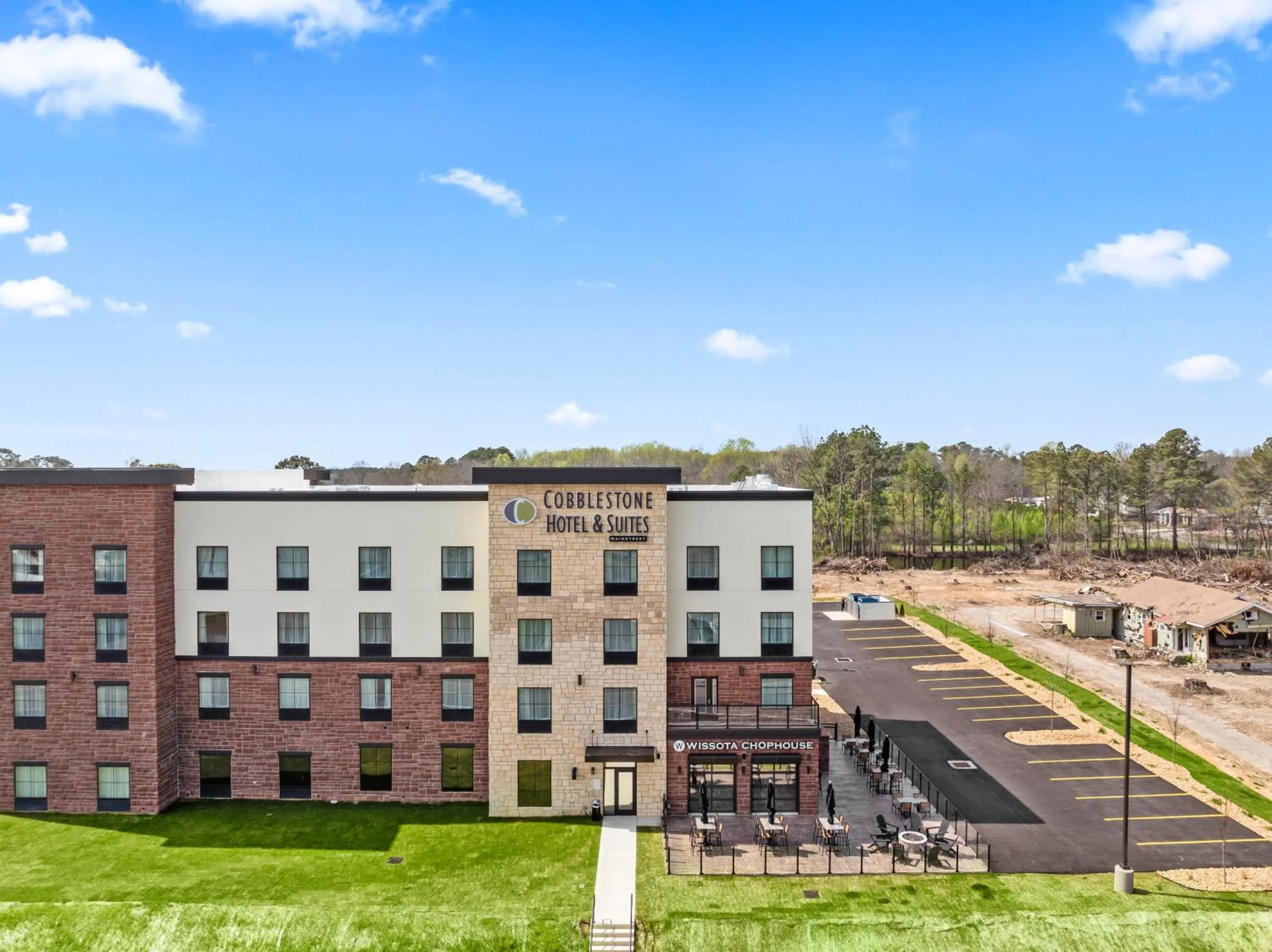 Property building in Cobblestone Hotel & Suites - Cullman