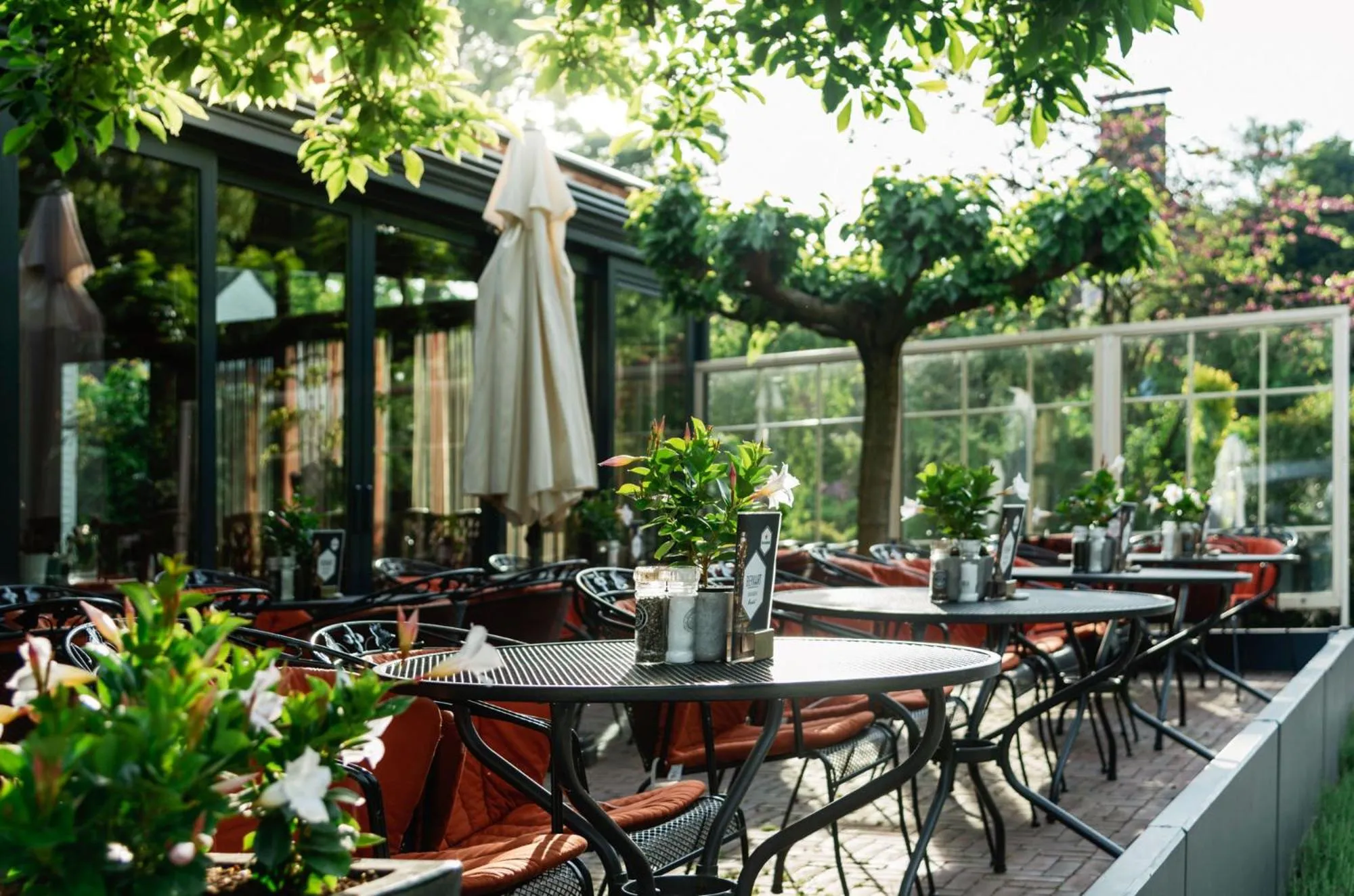 Restaurant/places to eat in Hotel 't Paviljoen