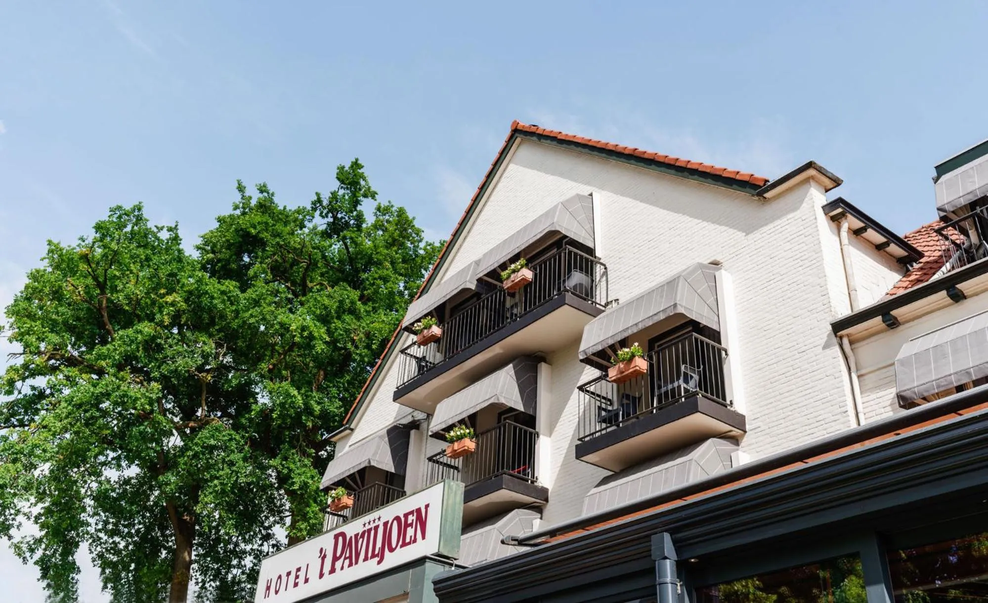 Property building in Hotel 't Paviljoen