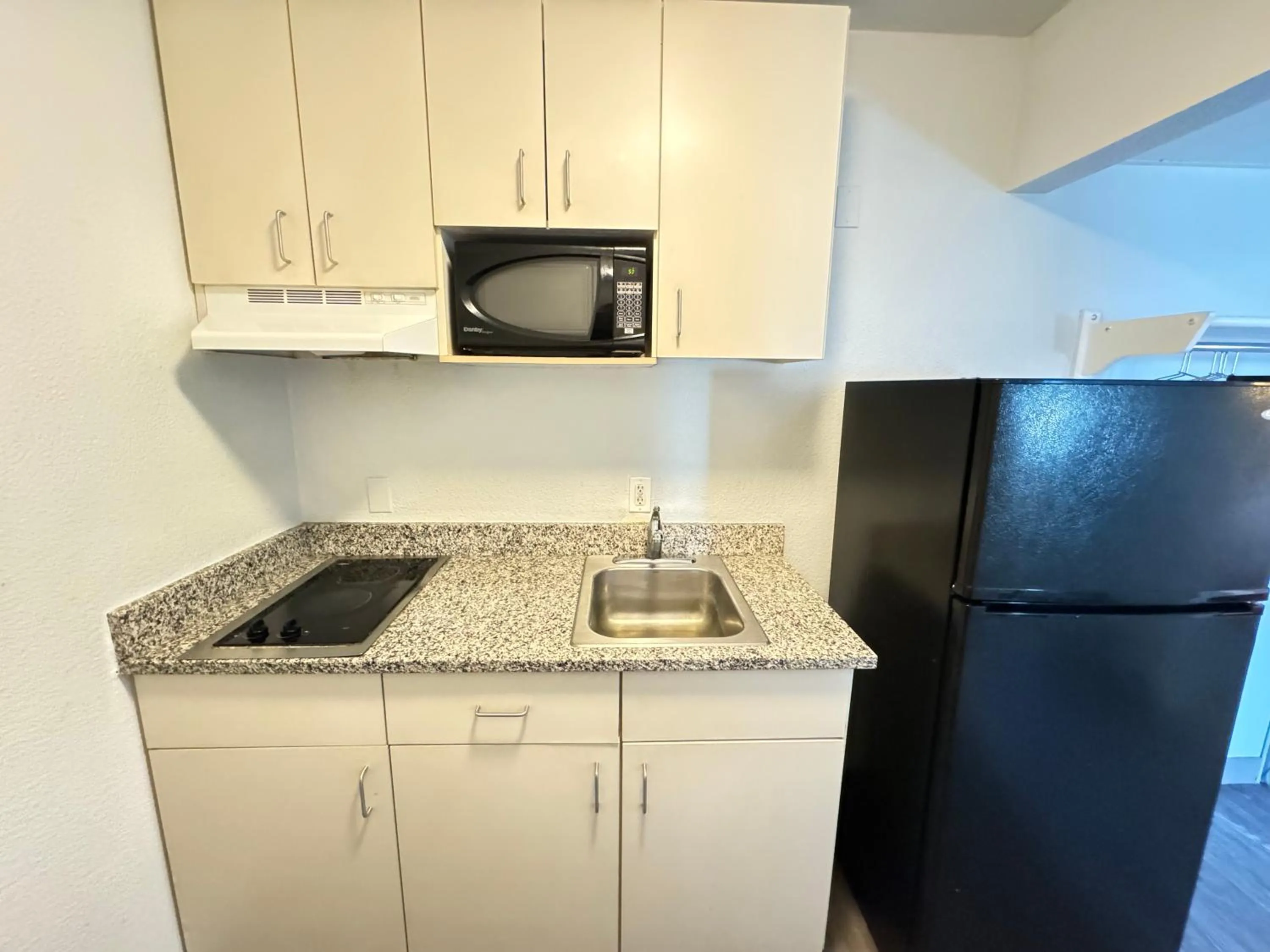 Kitchen or kitchenette in Studio 6 Casper WY