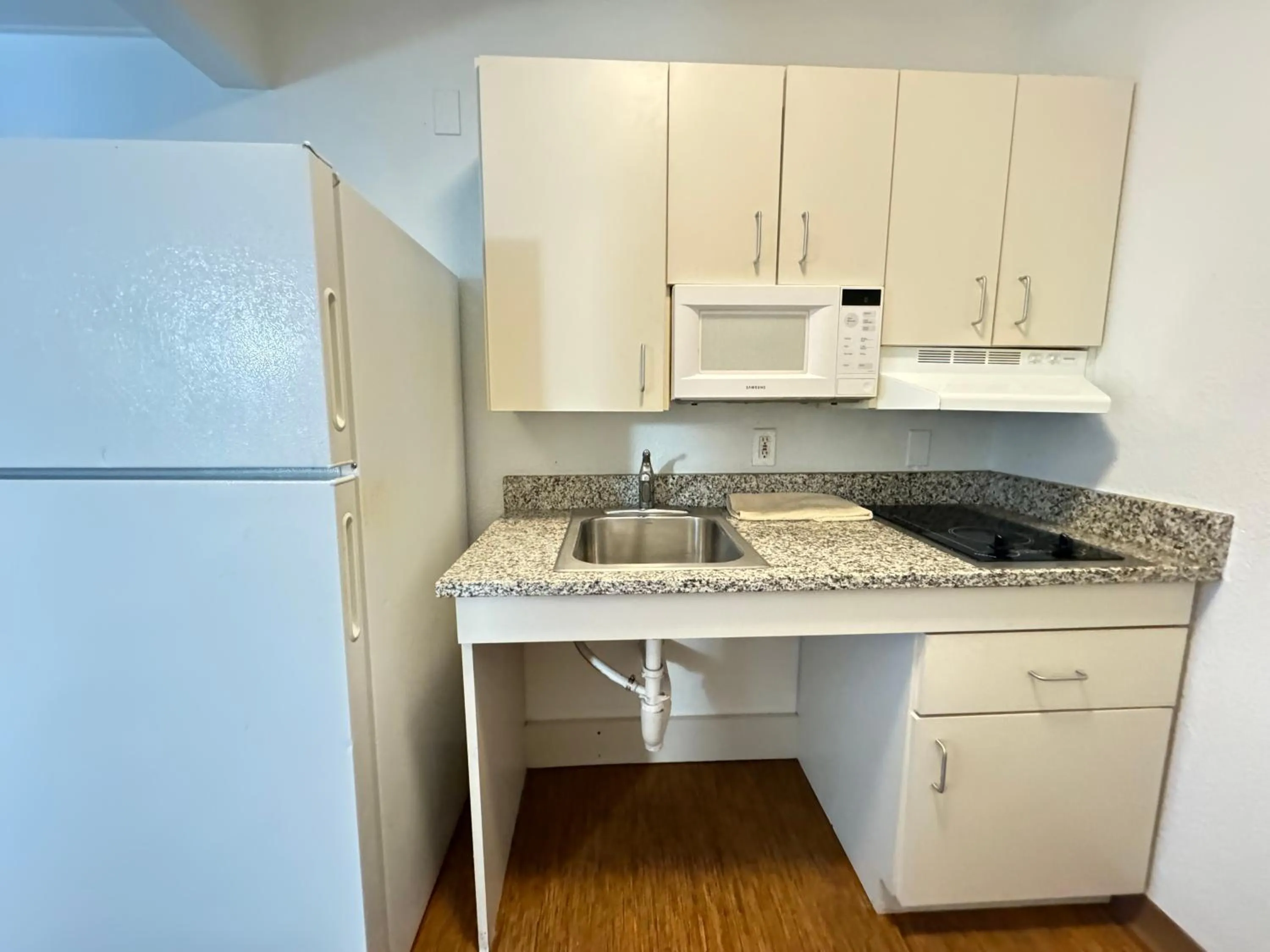 Kitchen or kitchenette in Studio 6 Casper WY