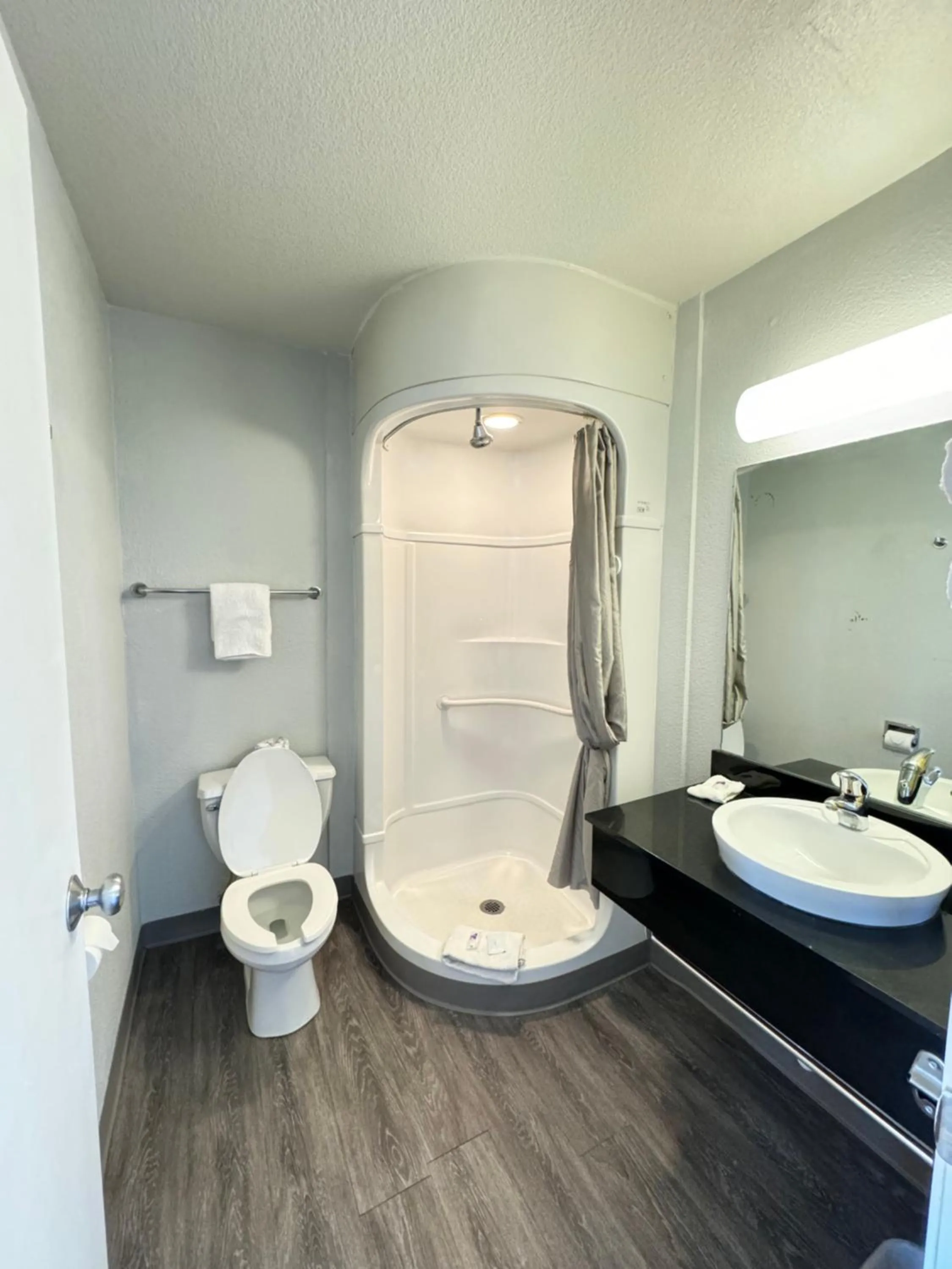 Bathroom in Studio 6 Casper WY