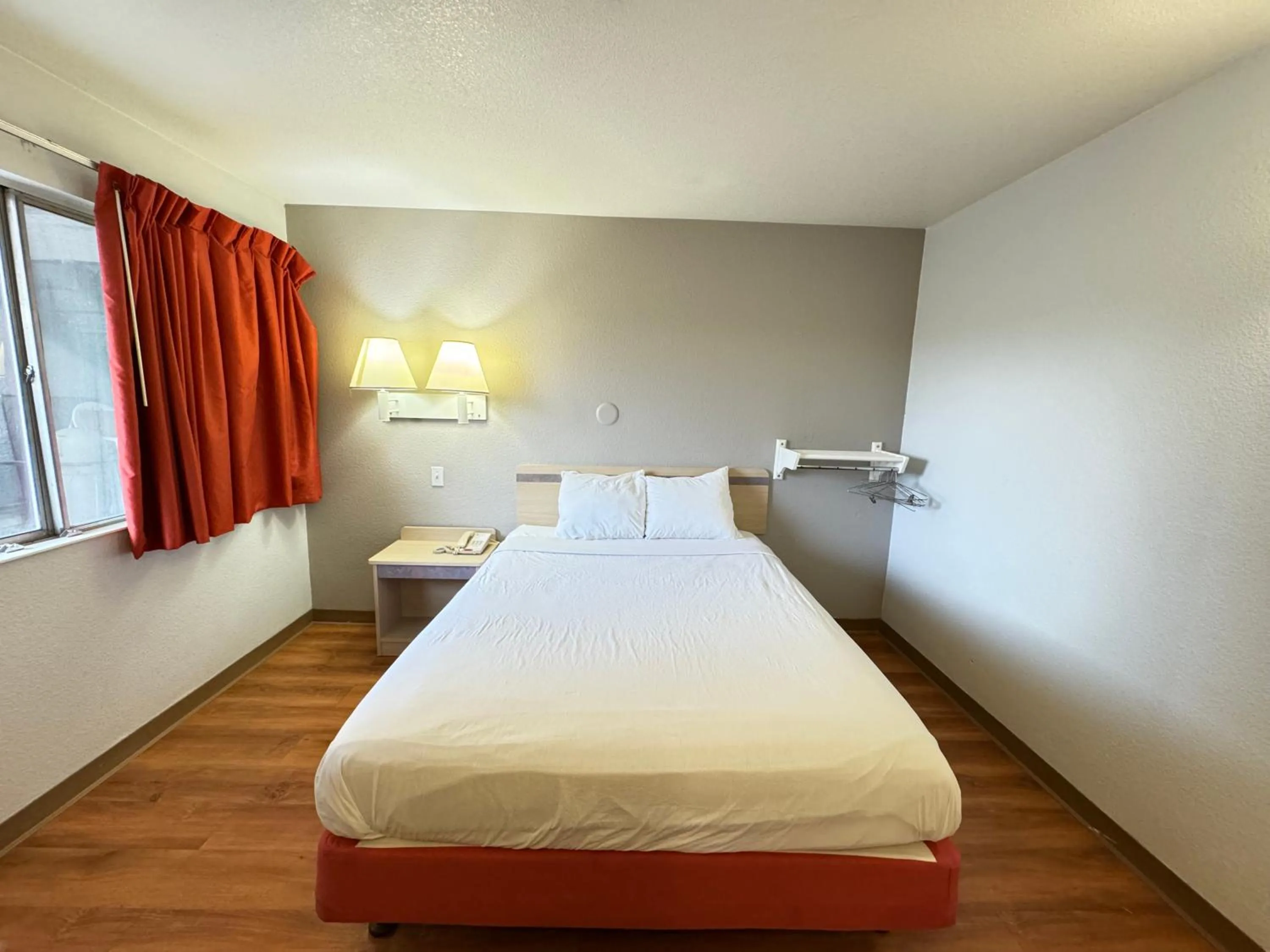 Bedroom, Bed in Studio 6 Casper WY