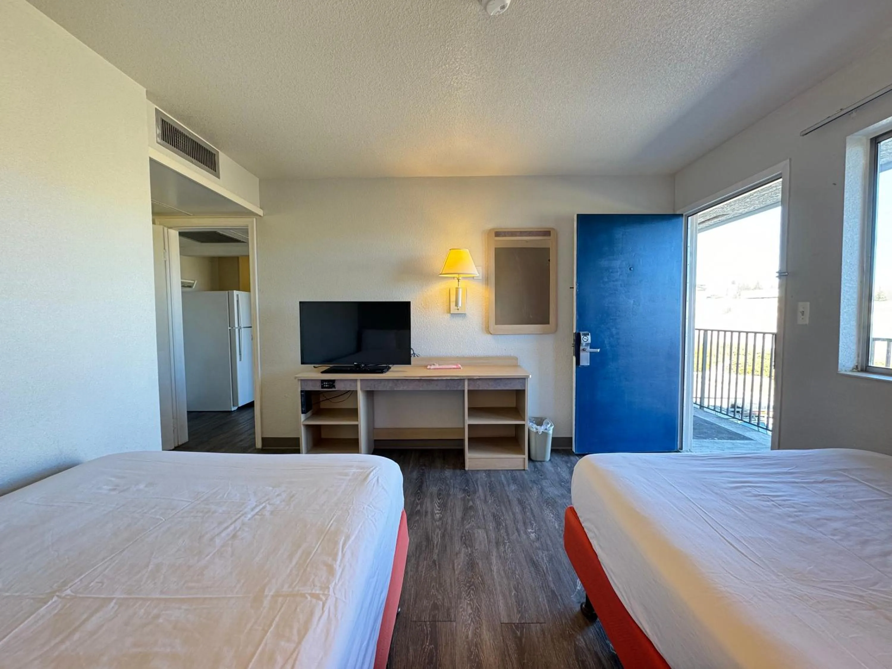 Bedroom, Bed in Studio 6 Casper WY