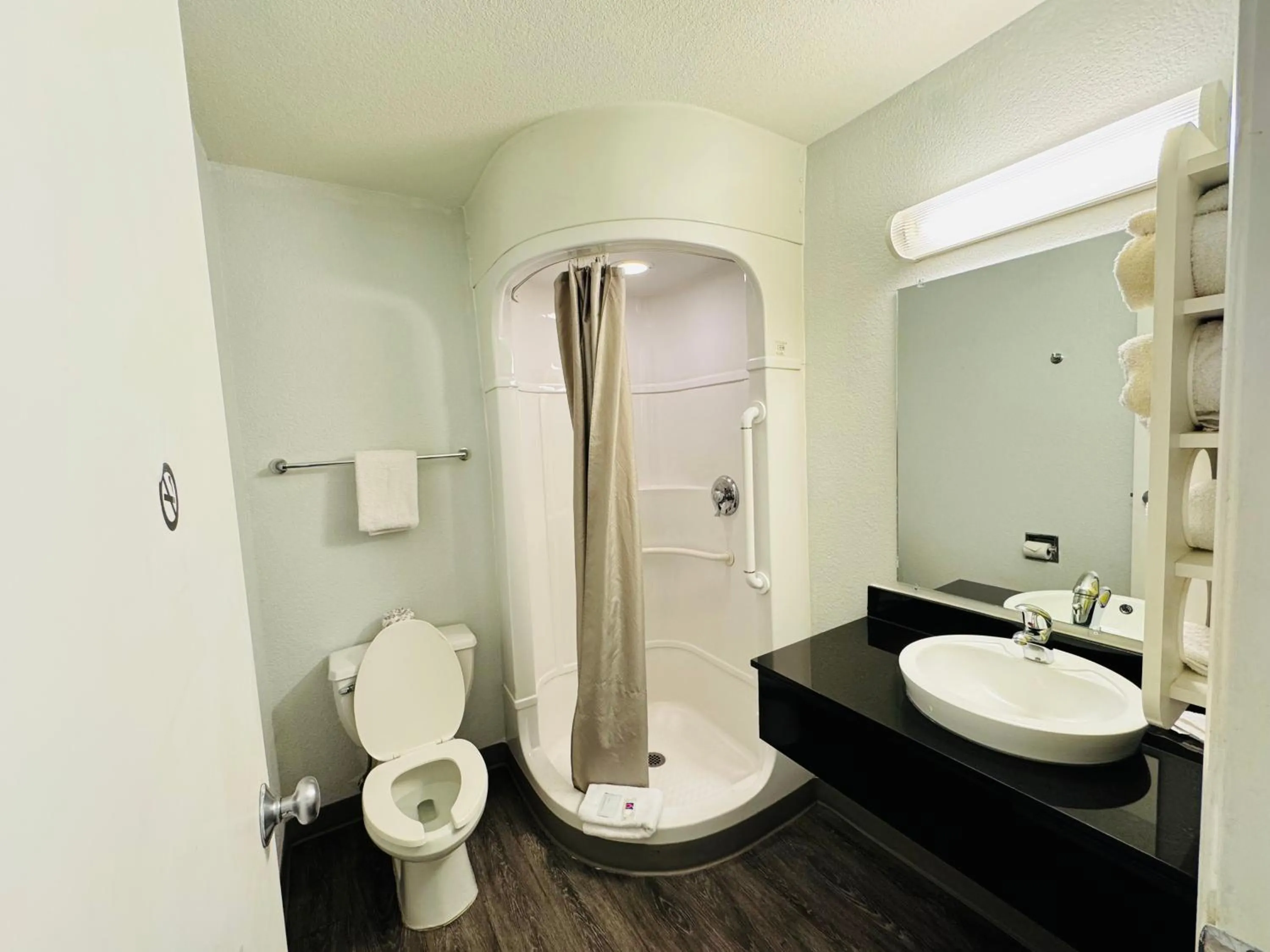 Bathroom in Studio 6 Casper WY