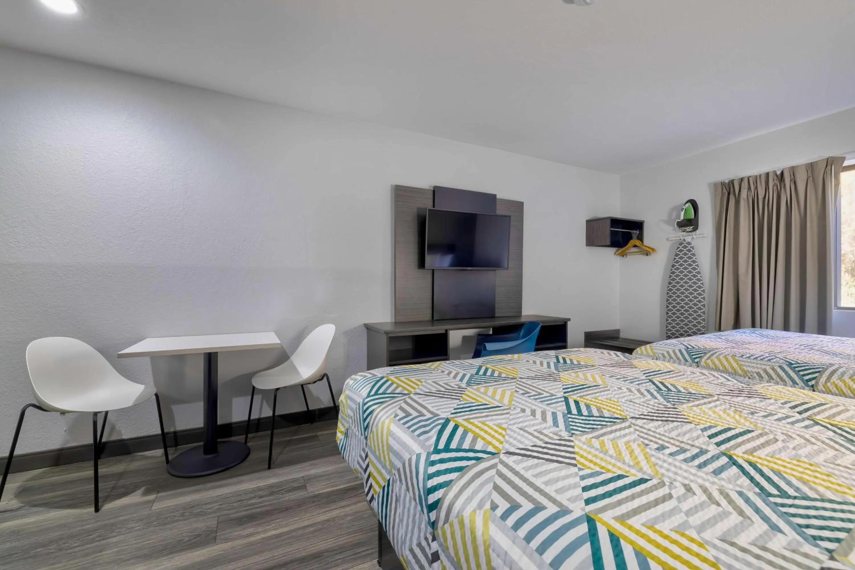 Bedroom, Bed in Studio 6 Little Rock AR South