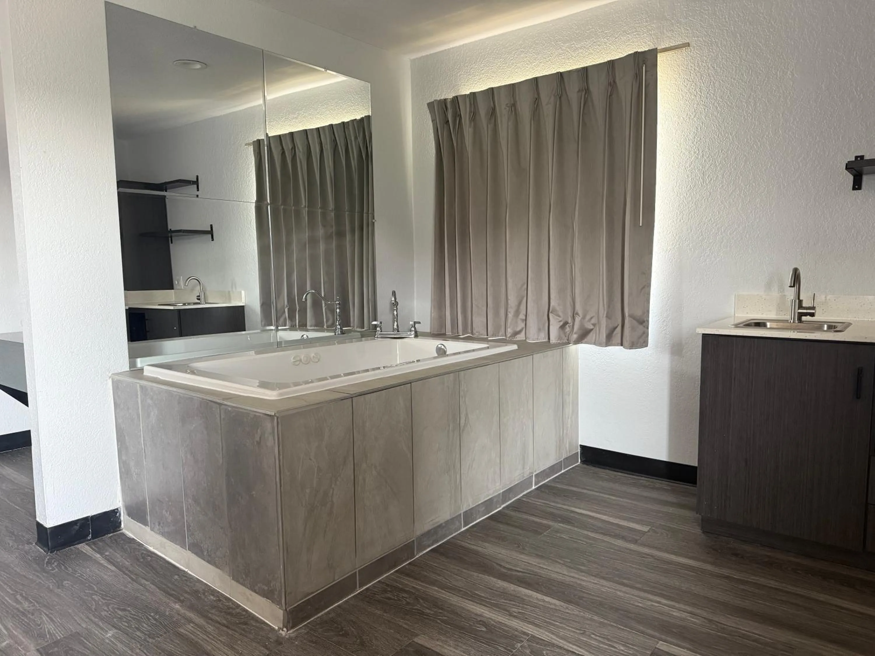 Bath in Studio 6 Little Rock AR South