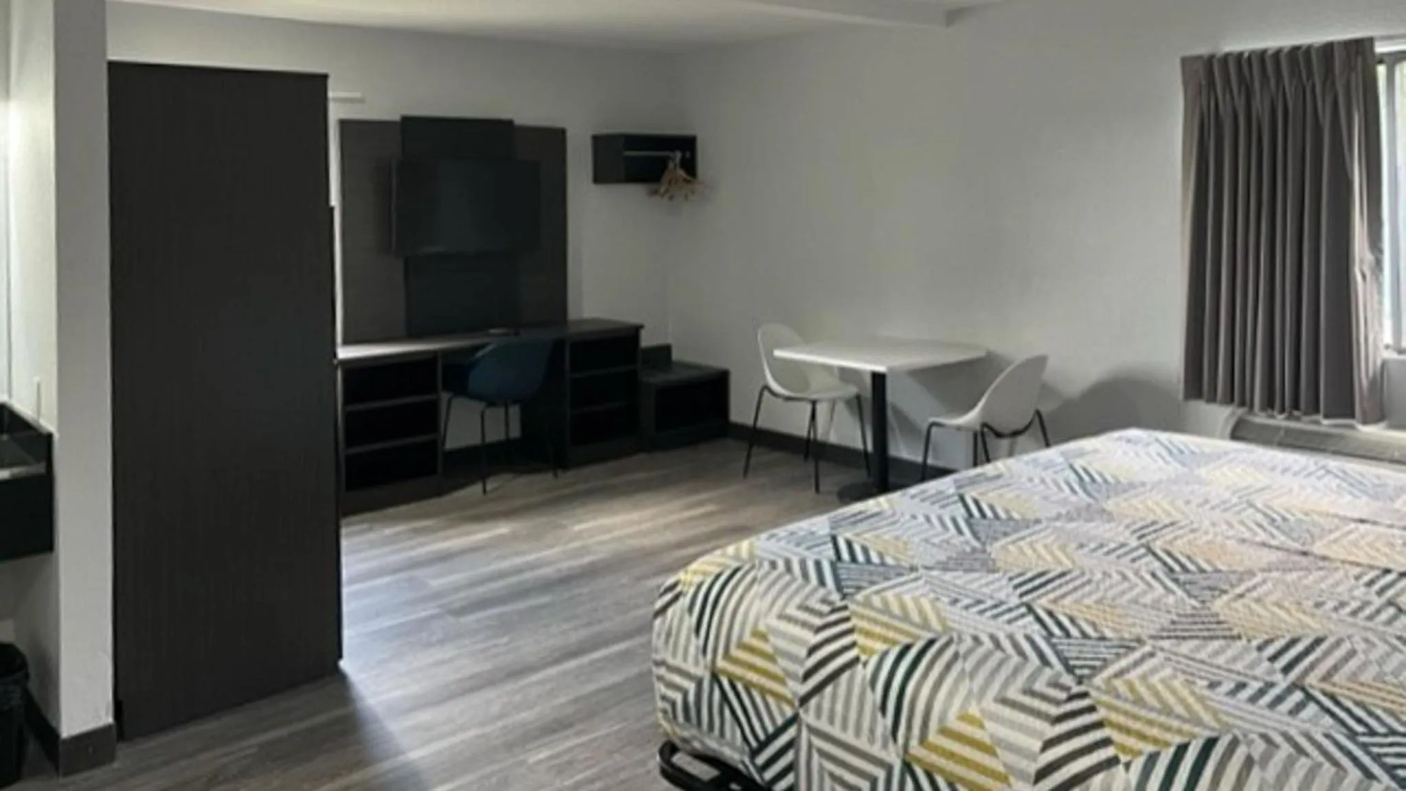 Bedroom, Bed in Studio 6 Little Rock AR South