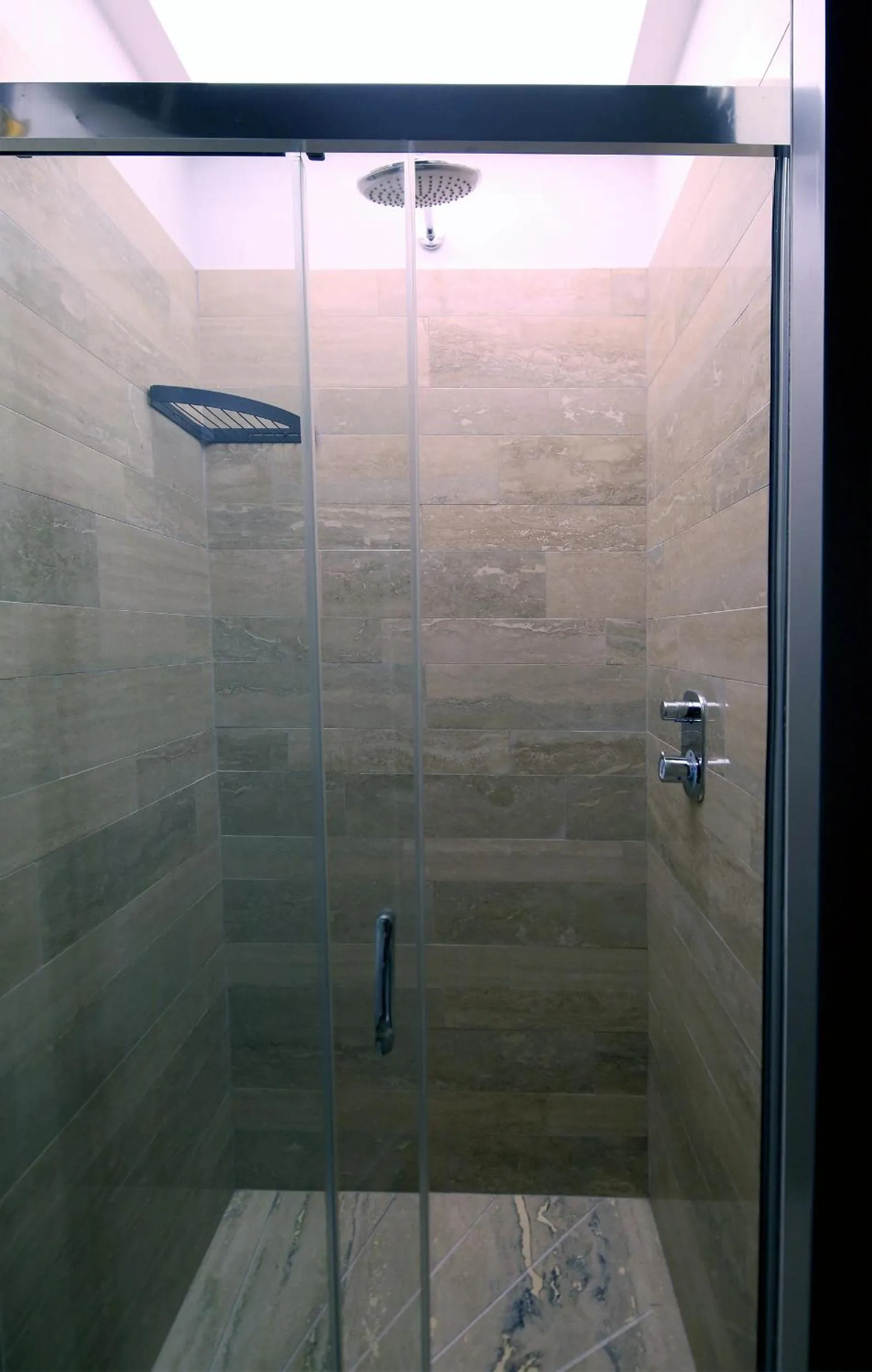 Shower in Piccolo di Piazza di Spagna Suites