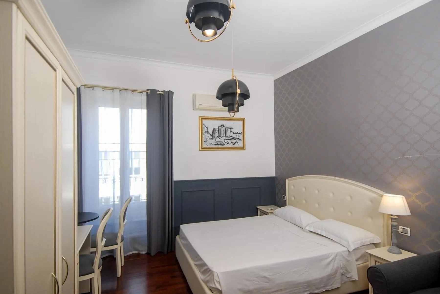 Bed in Piccolo di Piazza di Spagna Suites