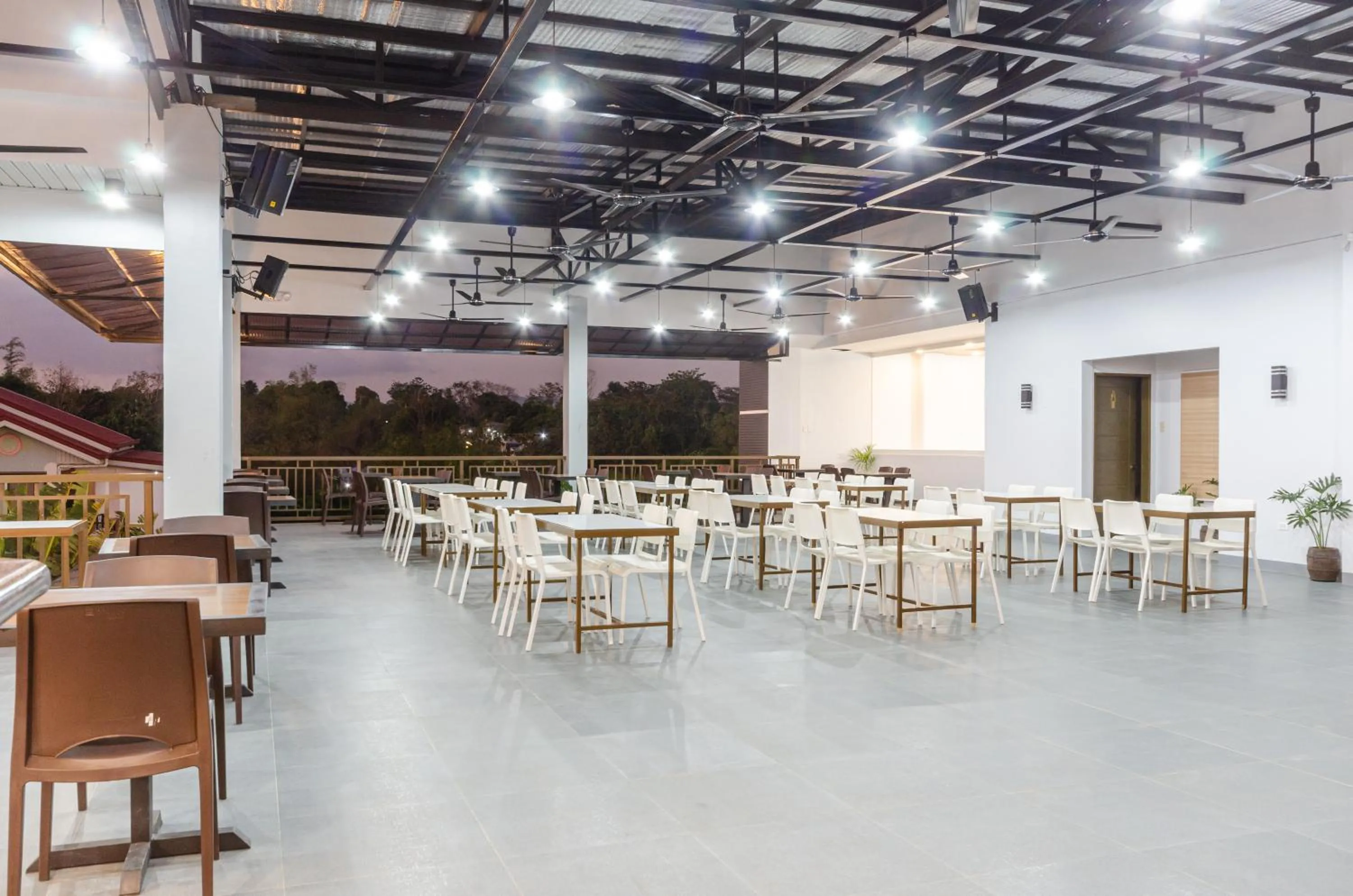 Restaurant/places to eat in Magsaysay Hillside Resort powered by Cocotel