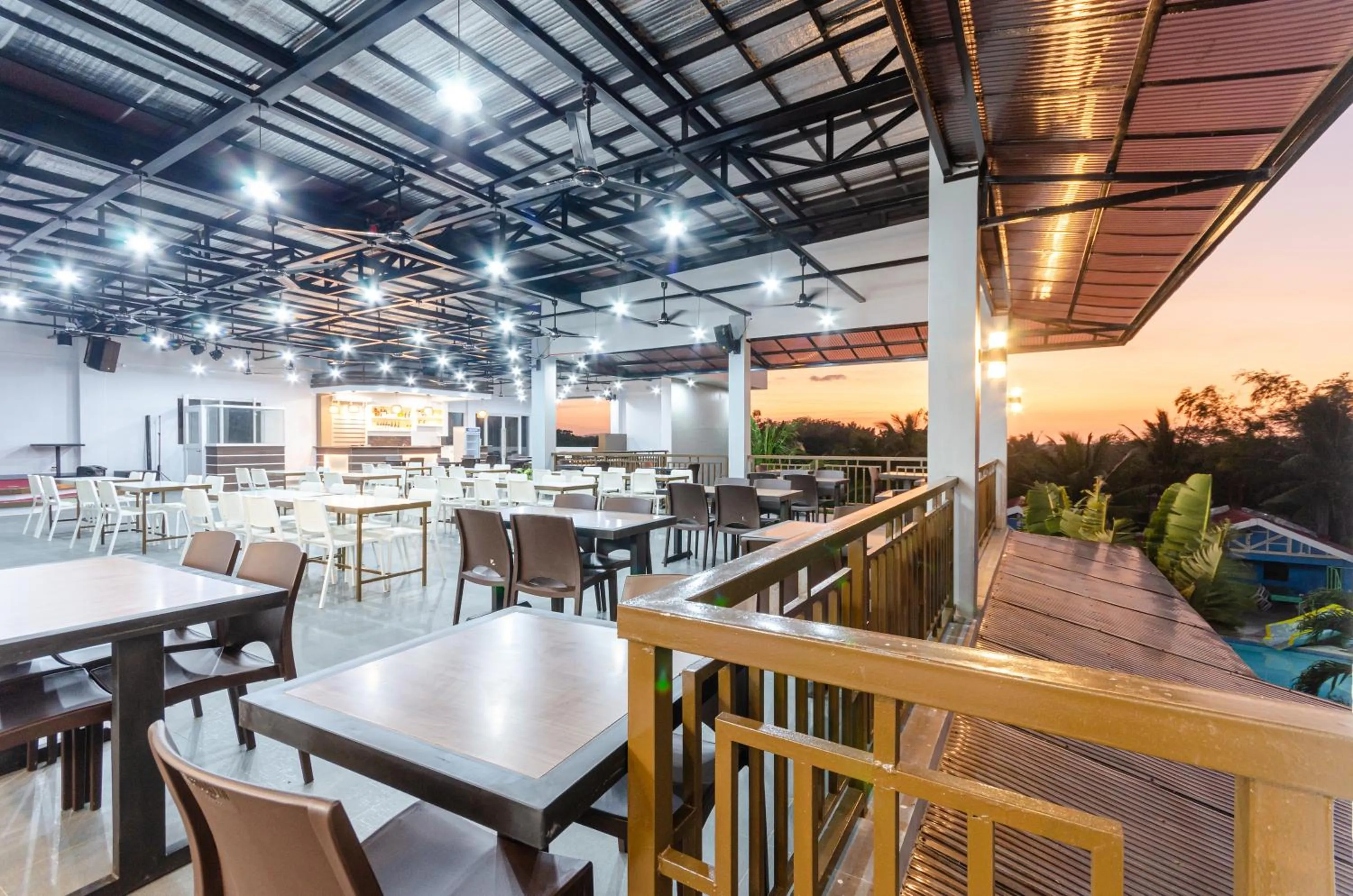 Restaurant/places to eat in Magsaysay Hillside Resort powered by Cocotel