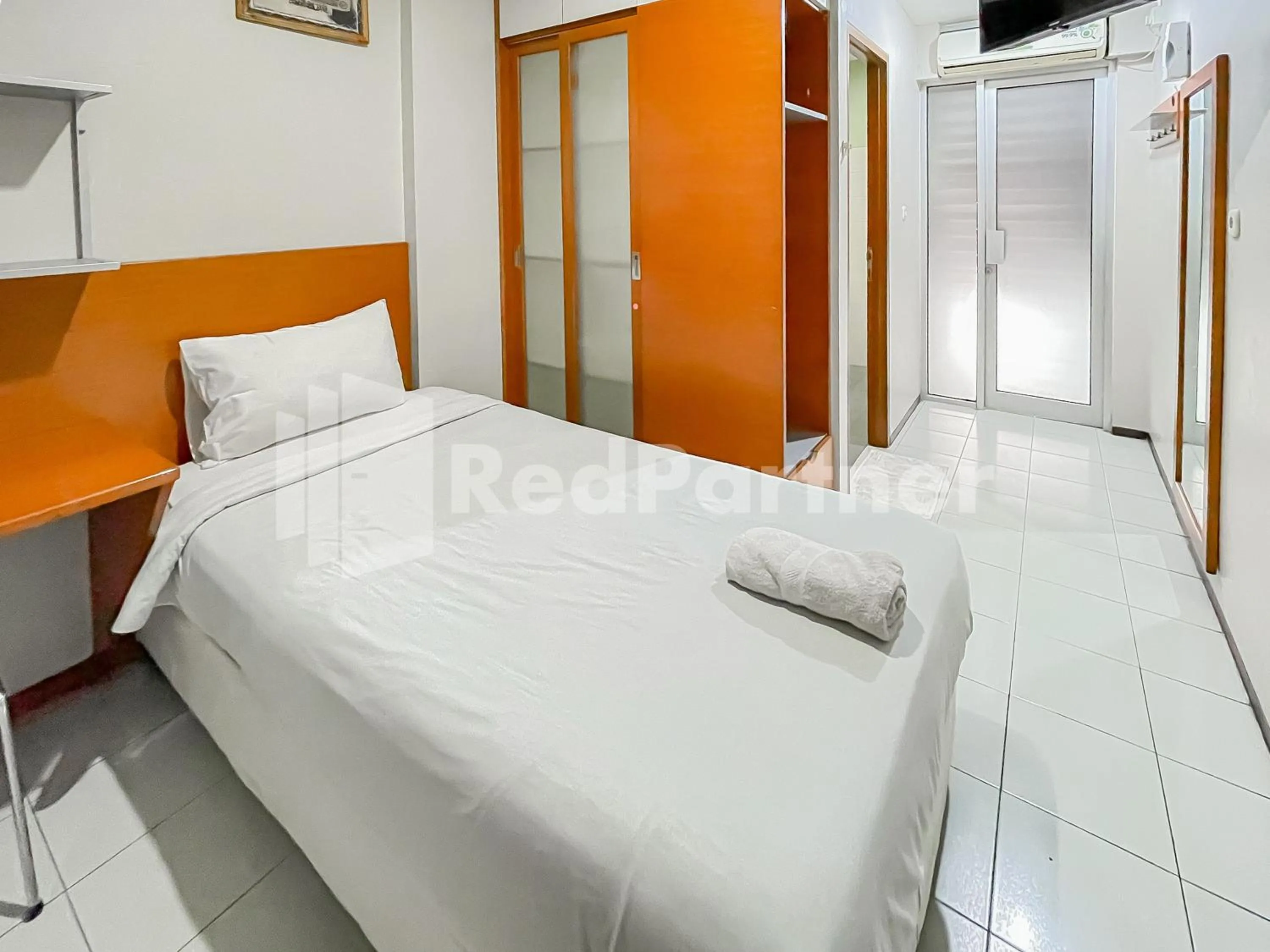 Bedroom in Sang Surya GuestHouse Syariah Near RS Hasan Sadikin Mitra RedDoorz