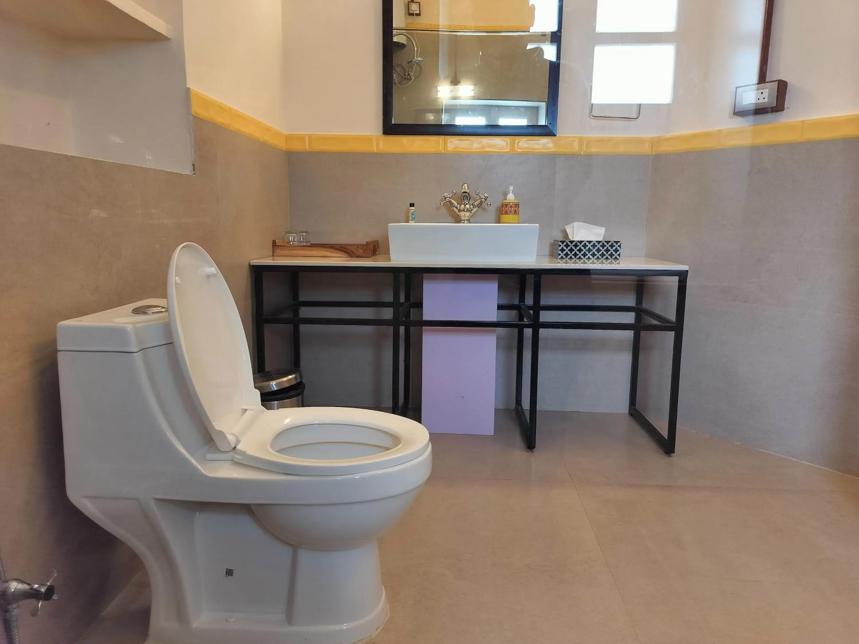 Bathroom in Tree Of Life Bhadrajun House, Jodhpur