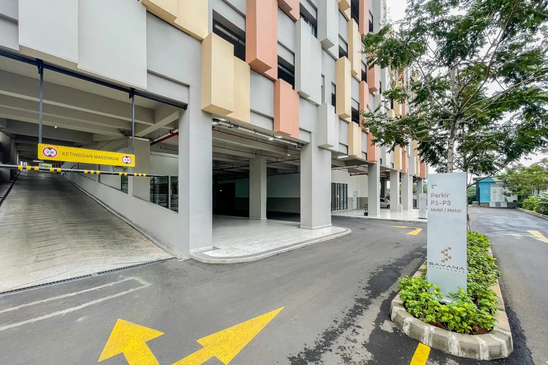 Parking in RedLiving Apartemen Sayana - Premium Property