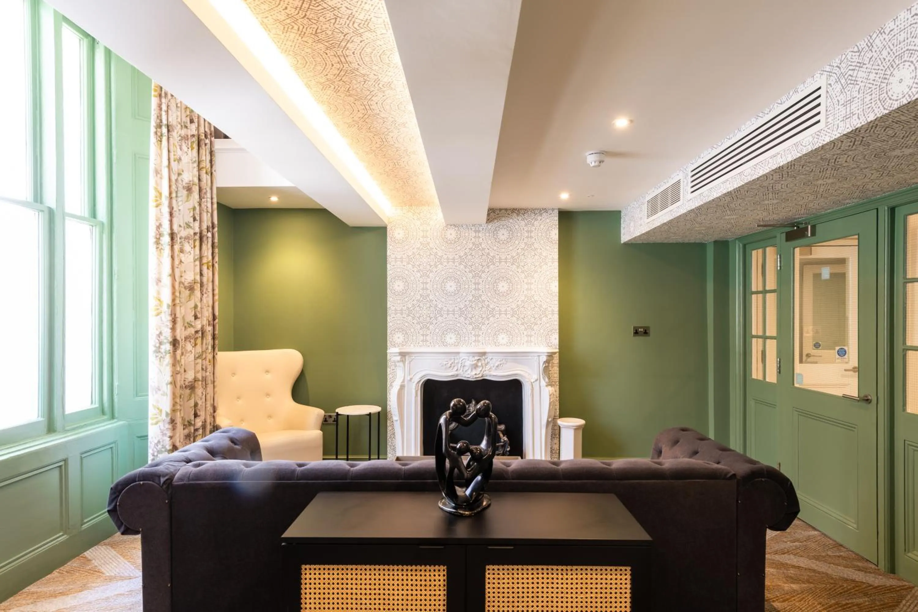 Lobby or reception in Byron Hotel