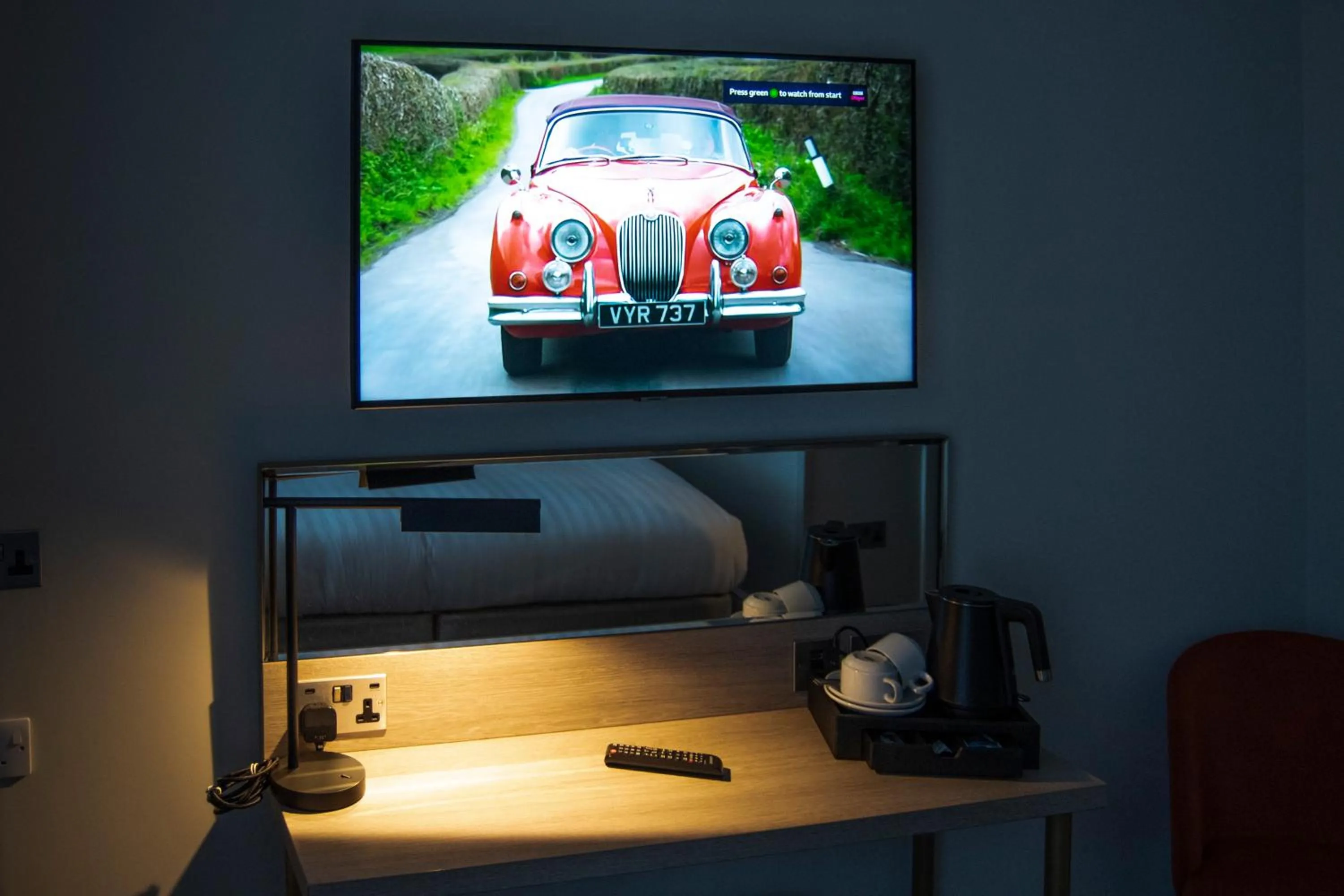 TV and multimedia in Byron Hotel