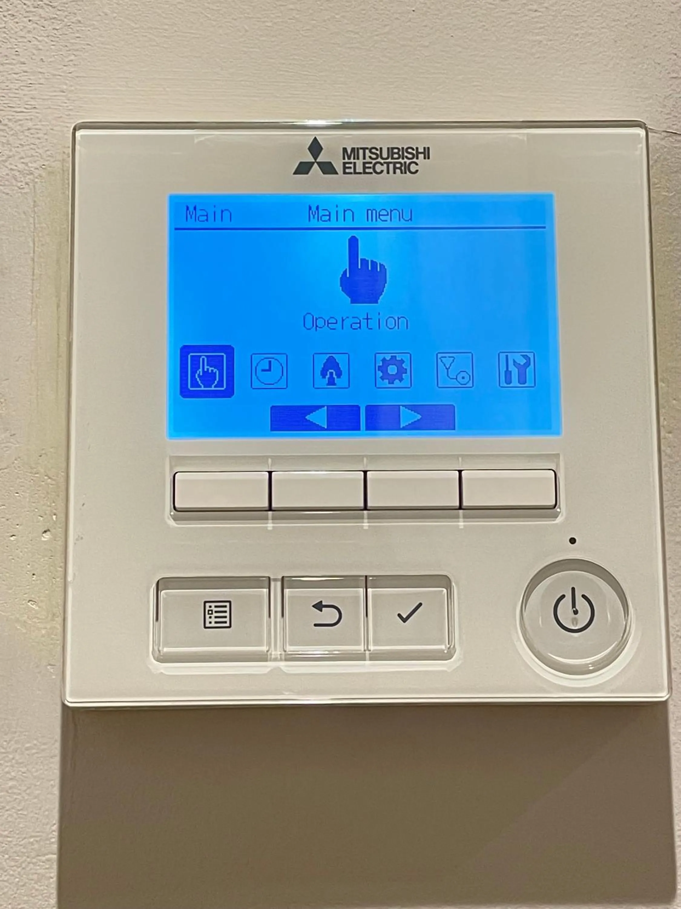 Bedroom in Byron Hotel