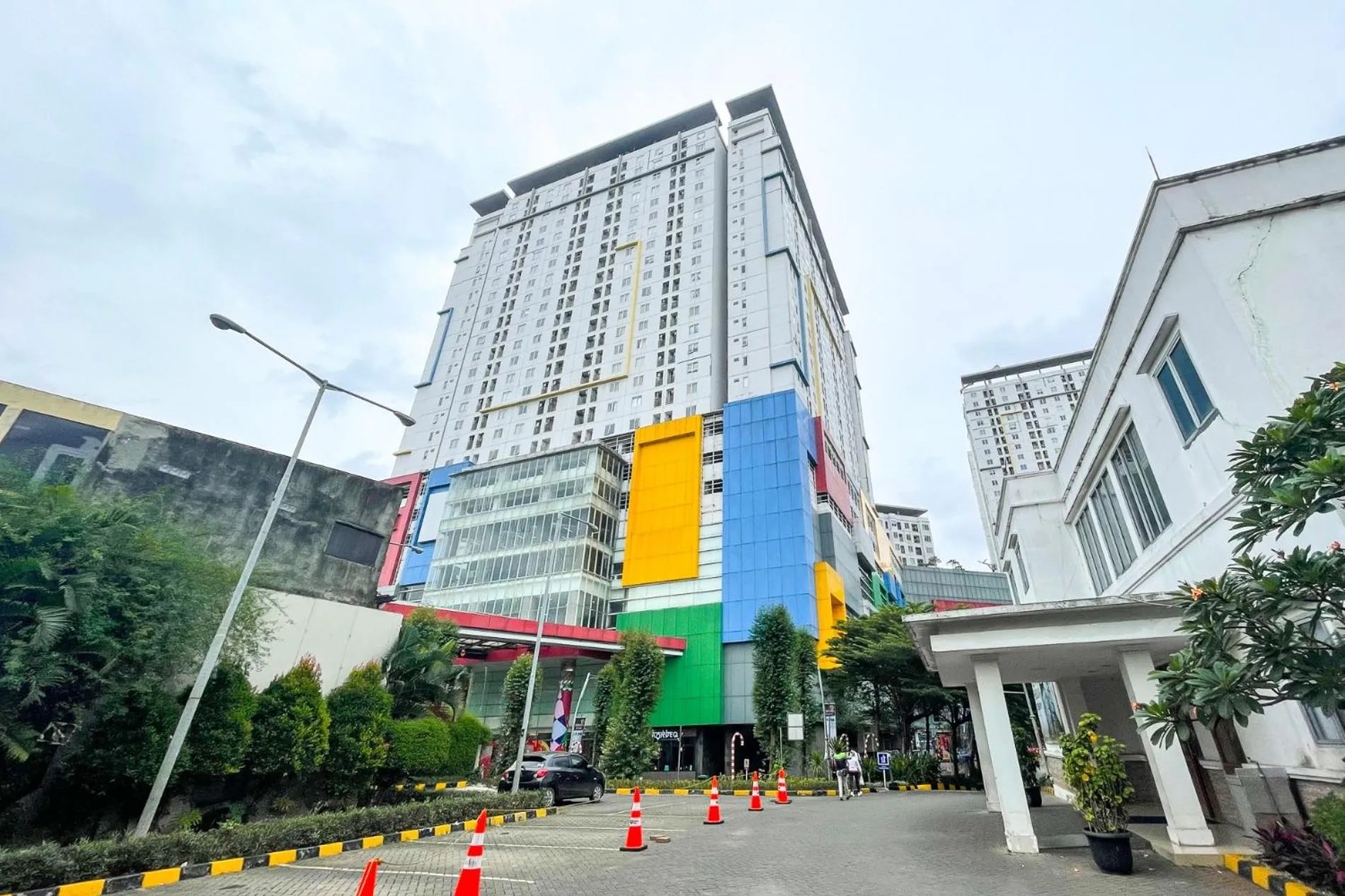 Property building in RedLiving Apartemen Bassura City - Premium Property