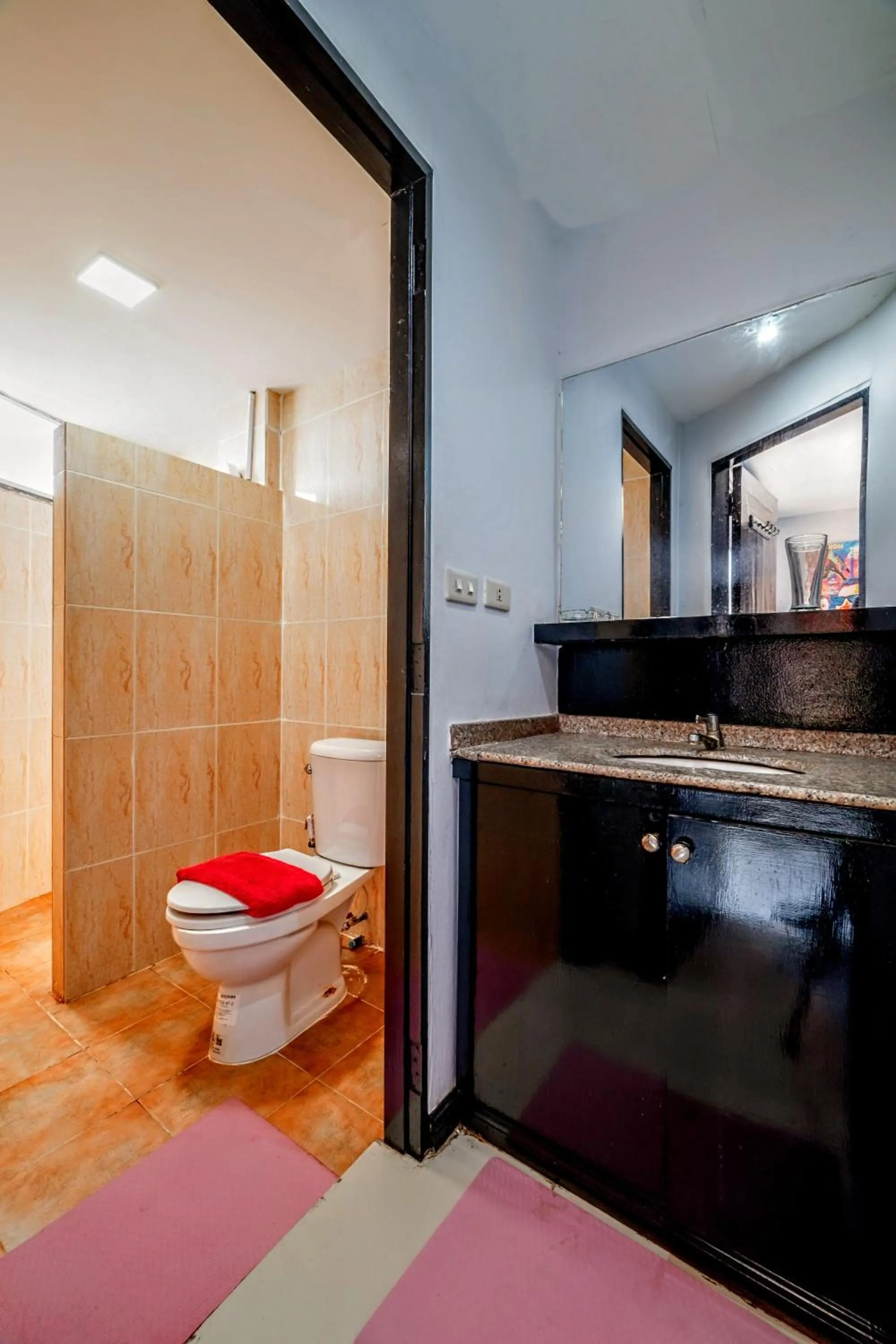 Abunawas Merry Inn at Walking Street