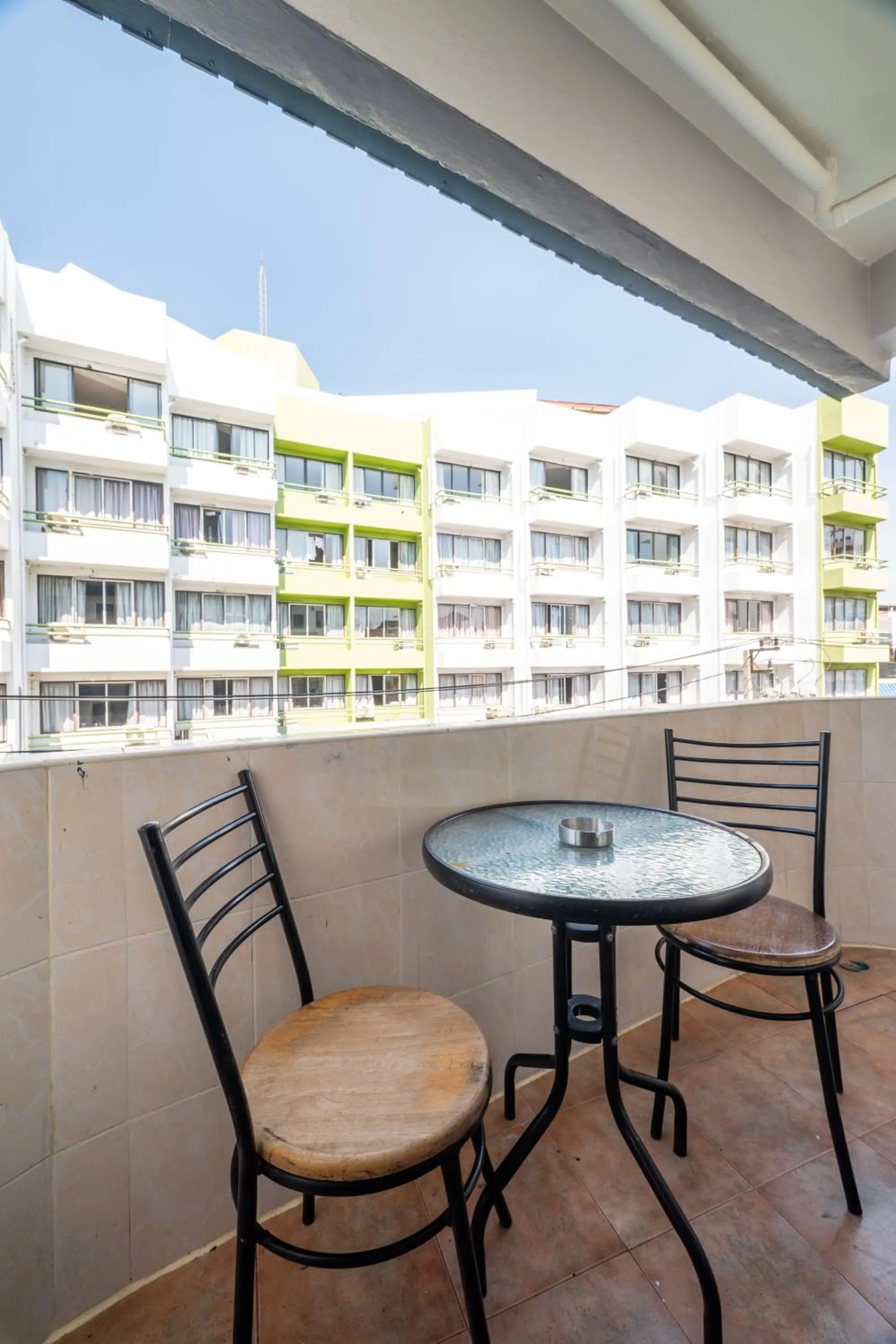 Abunawas Merry Inn at Walking Street