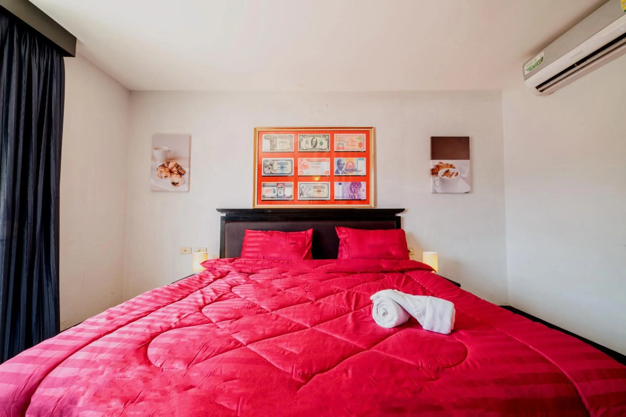 Bed in Abunawas Merry Inn at Walking Street