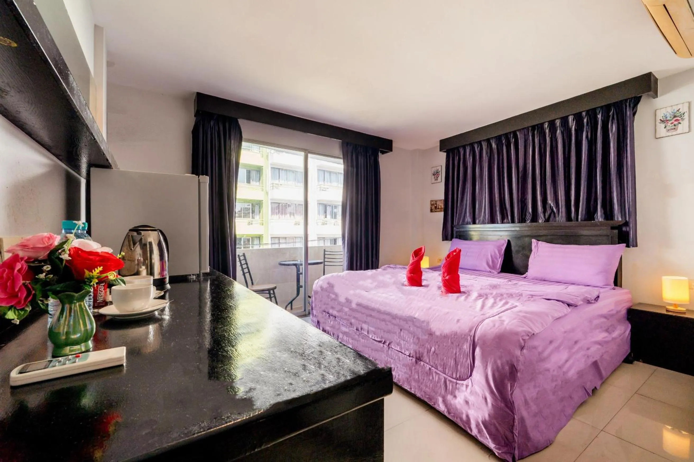 Bed in Abunawas Merry Inn at Walking Street