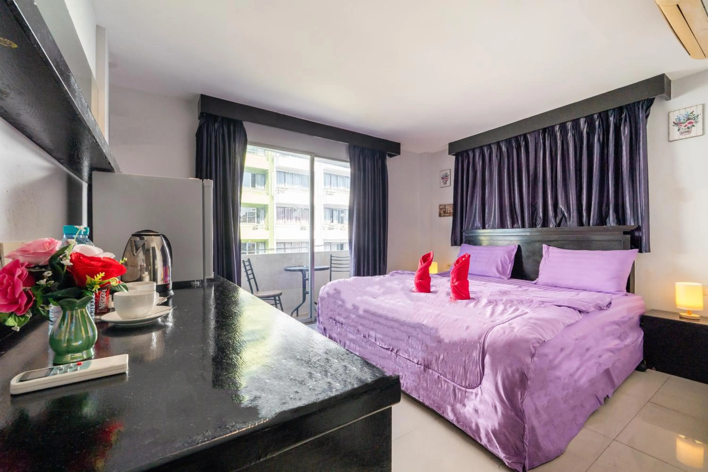 Bed in Abunawas Merry Inn at Walking Street