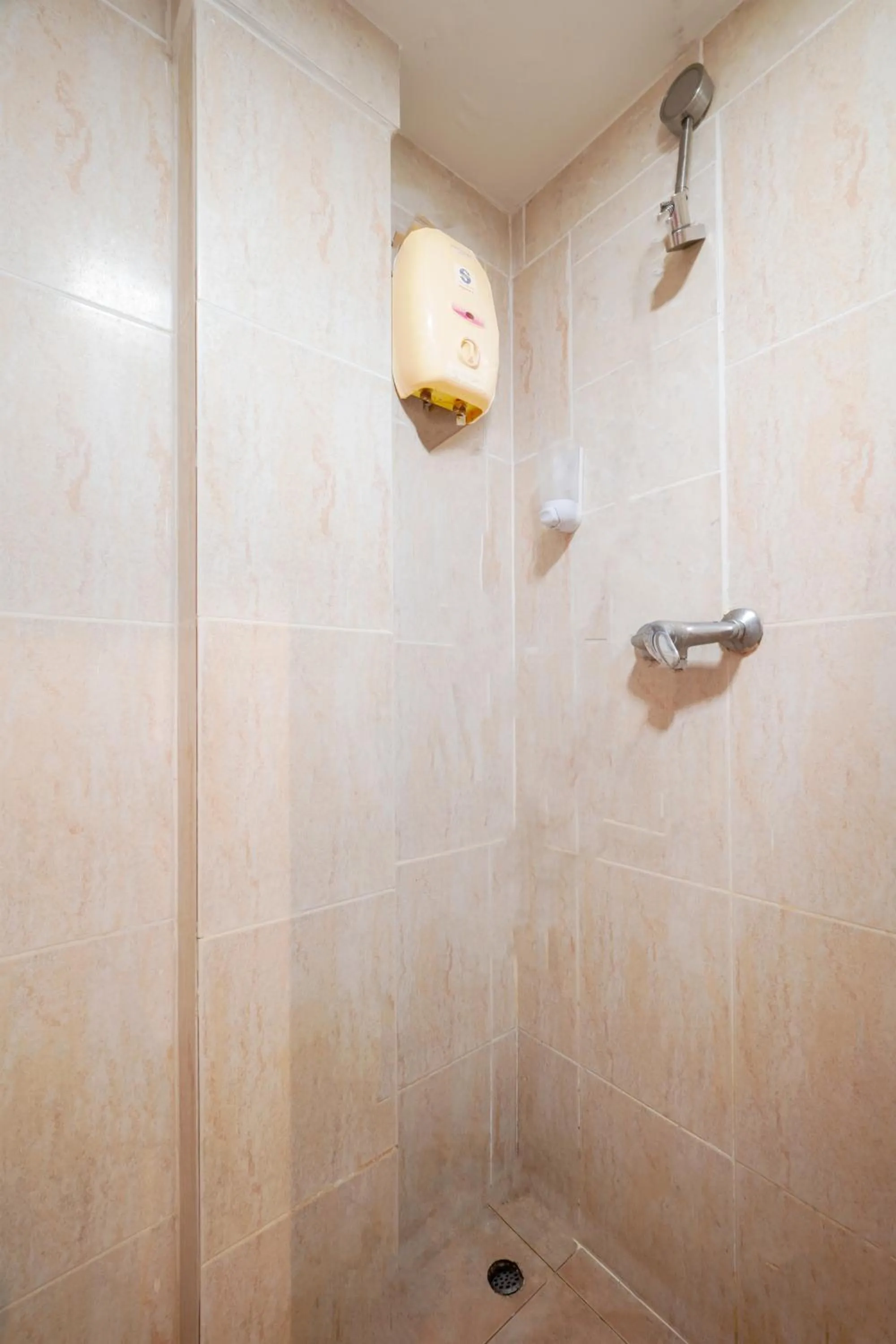 Abunawas Merry Inn at Walking Street