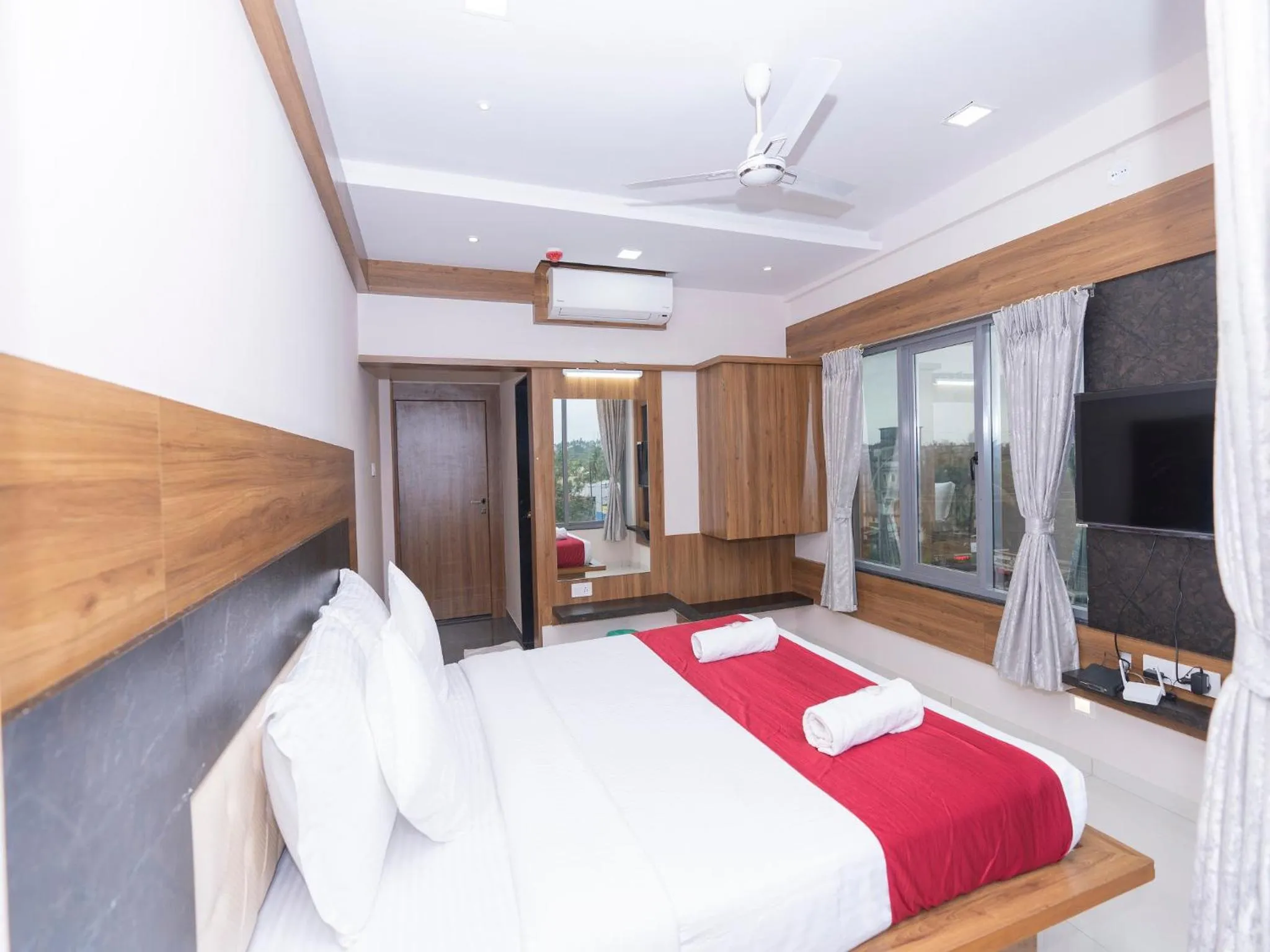 Photo of the whole room in Hotel Chiranjeevi Kolhapur